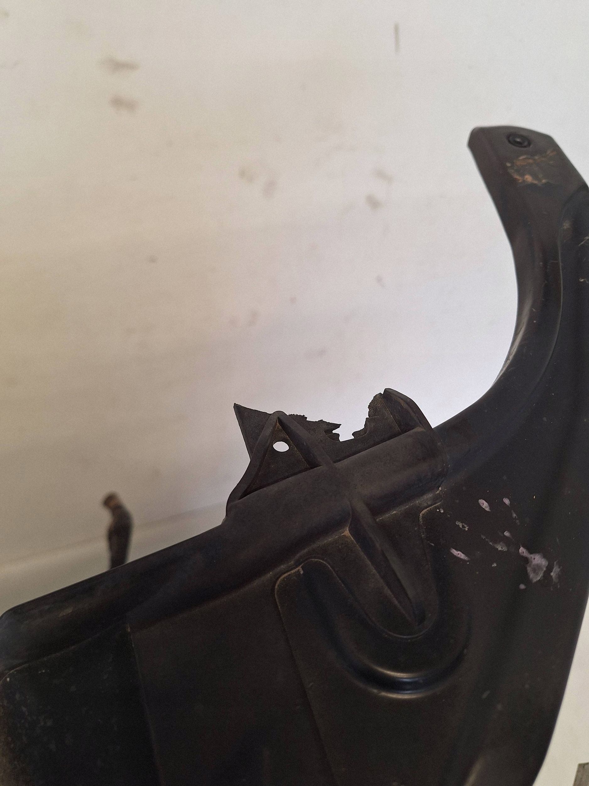 AUDI Q5 80A 17-> support panel for radiators TSI - MANUAL
