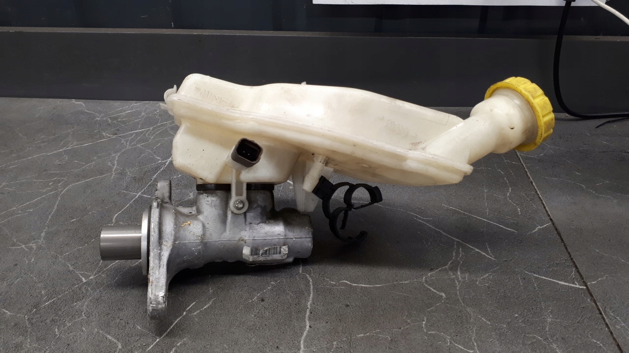 32067093L насос peugeot 207cc