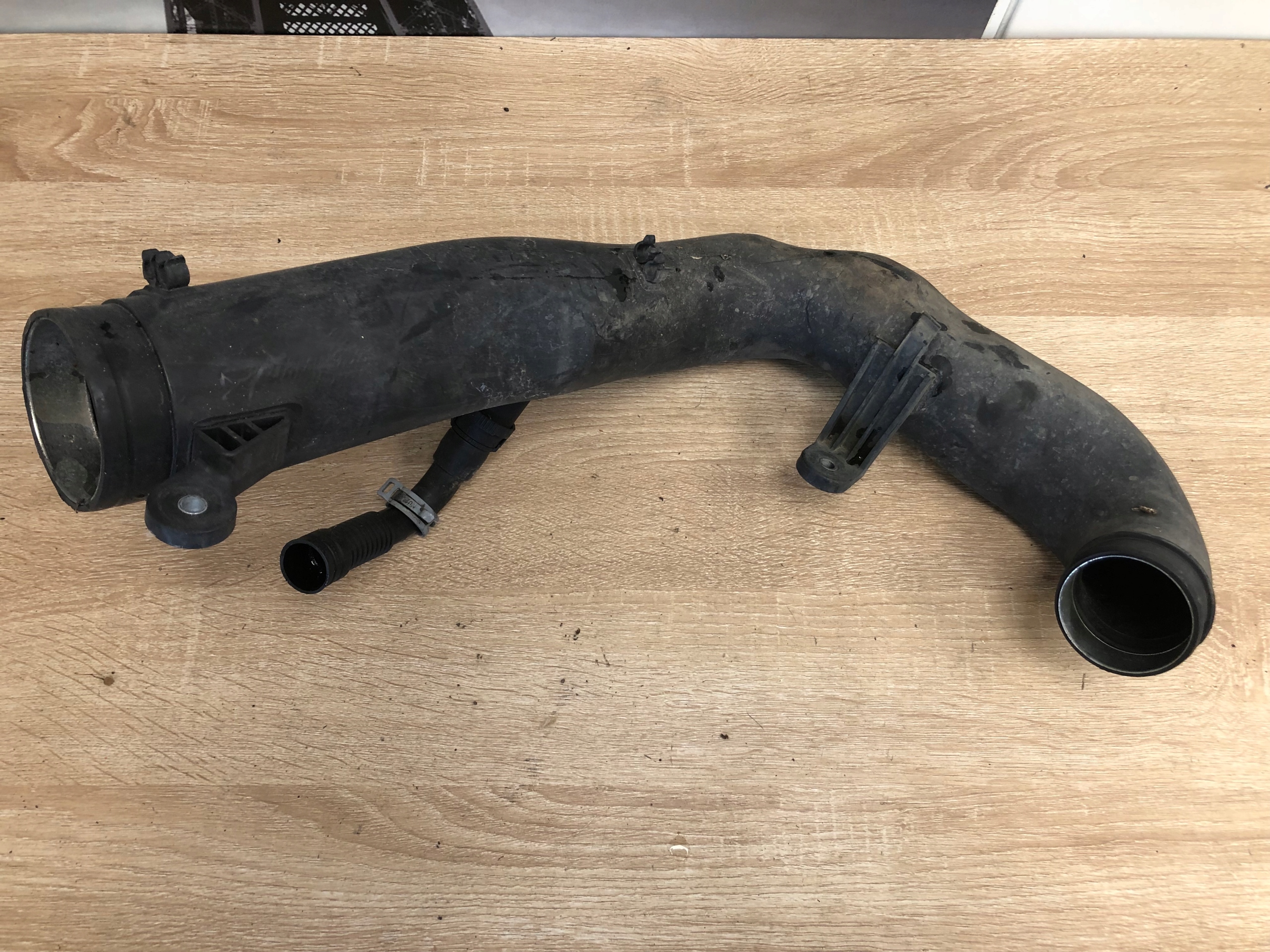 pipe air hose VW SKODA AUDI 1K0129654AJ