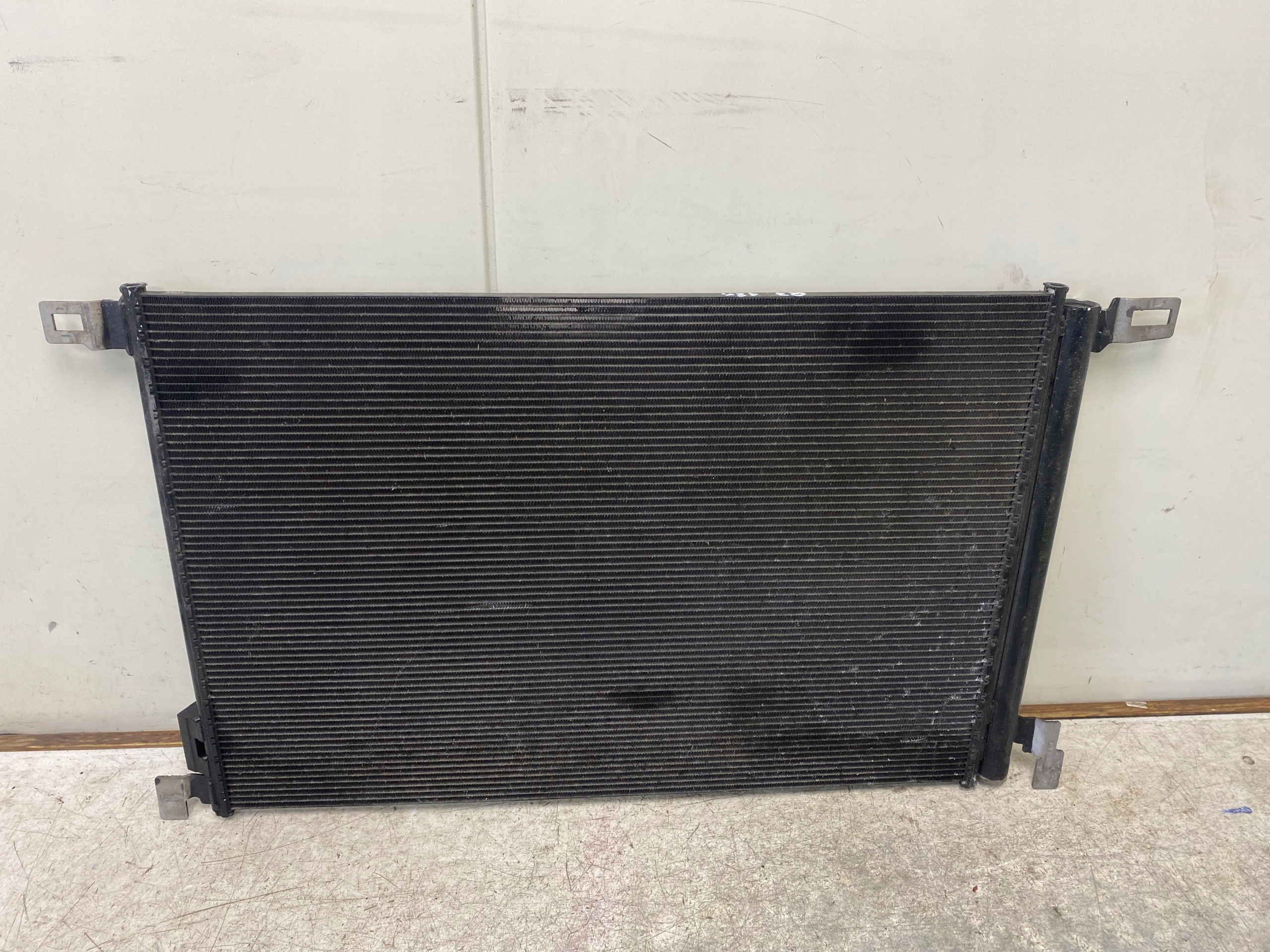 AUDI Q7 4M0 Radiateur climatisation 4M0816411B