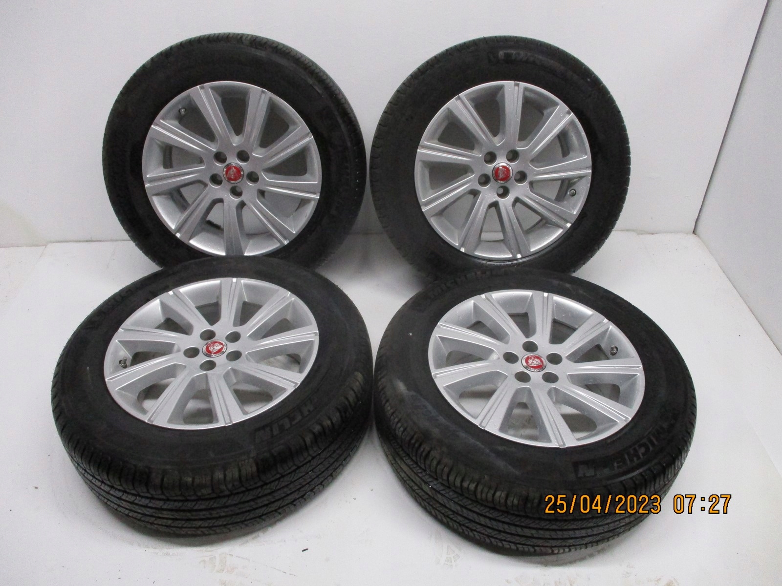 wheels discs tyres JAGUAR E PACE R18 M+S 4MM