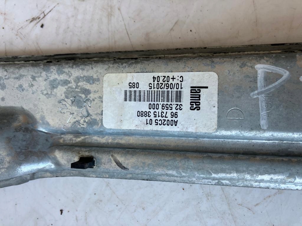 window regulator right rear part PEUGEOT 208 9673153880