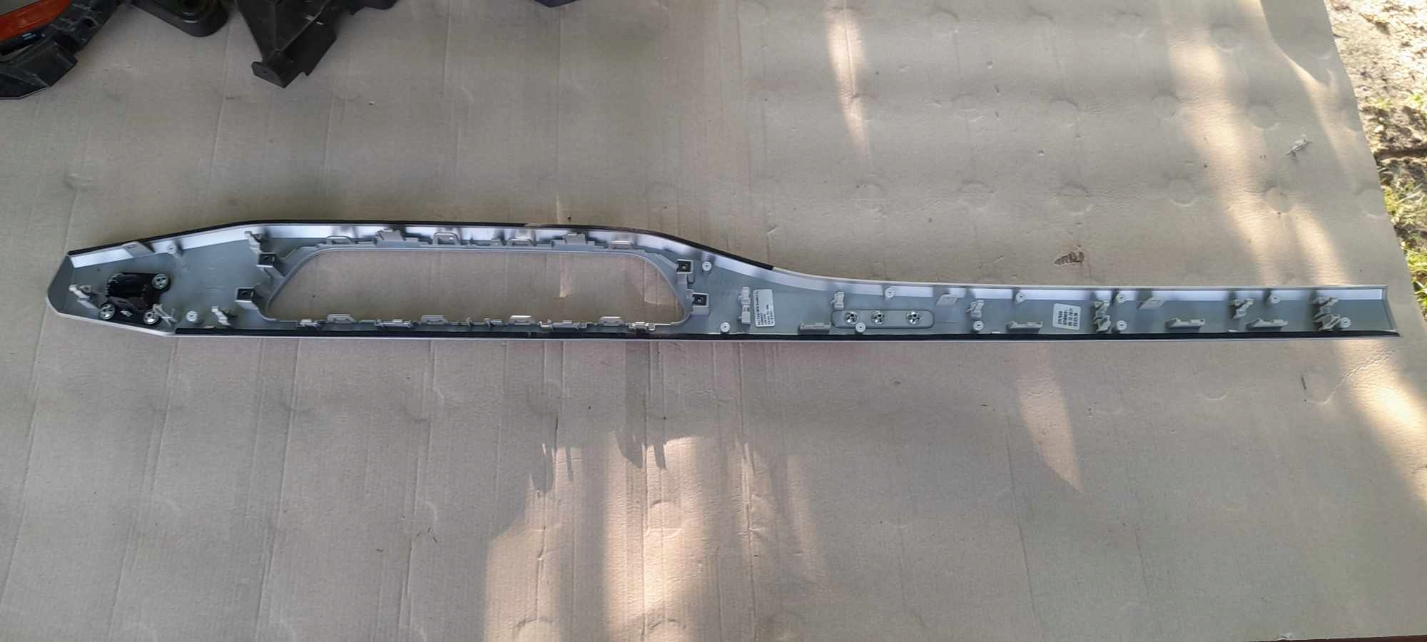 lišta DEKOR AUDI A4 A5 8W1853190A