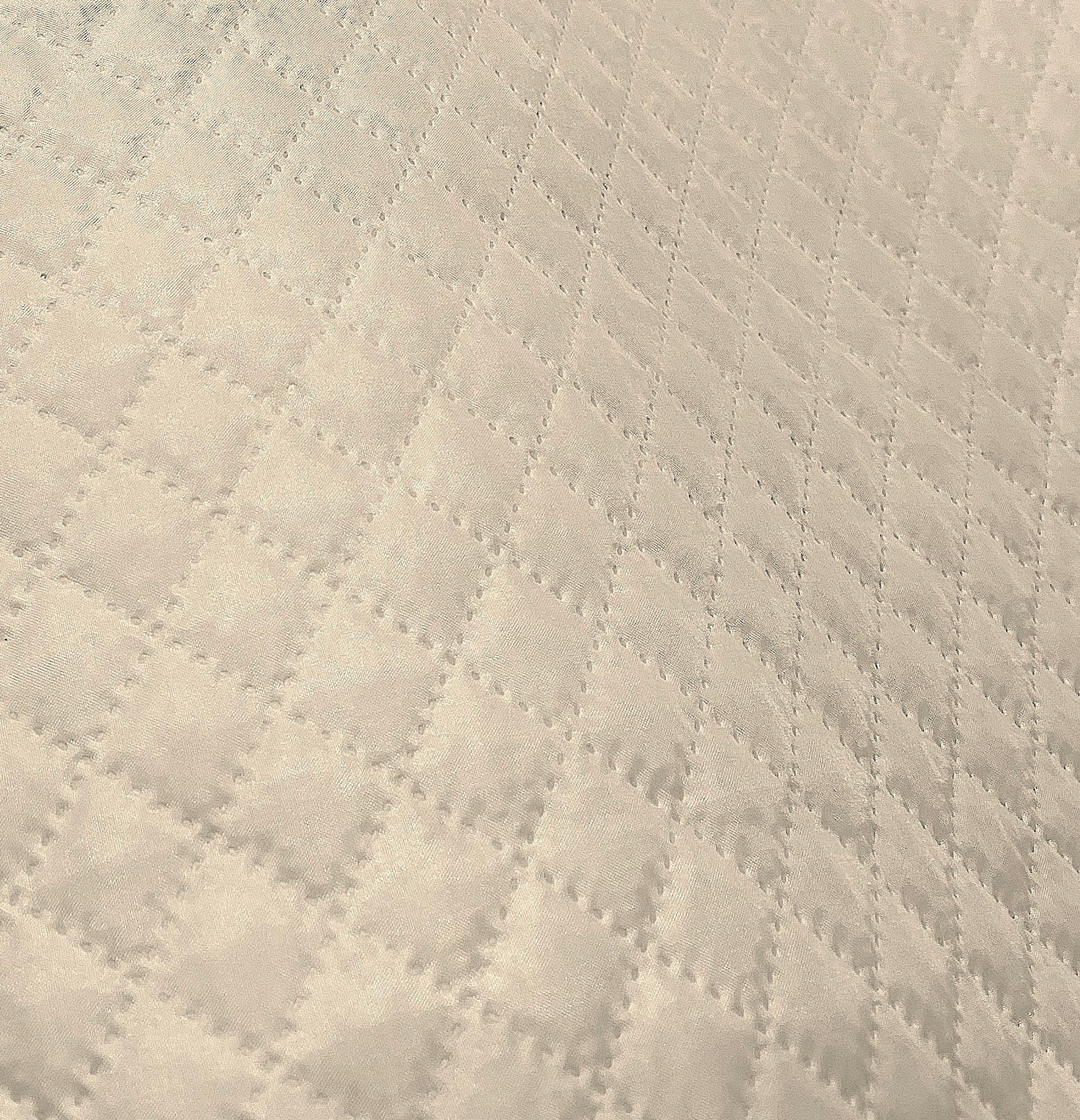 120gr 50 bm Béžová prošívaná Podšívka 2x2 cm Podšívka oděvní tkaniny