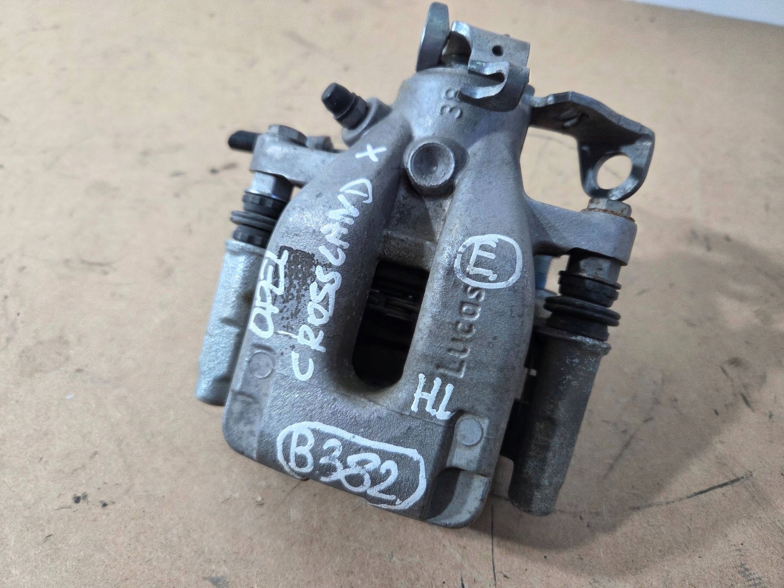 Opel Crossland X caliper brake rear left (B382)