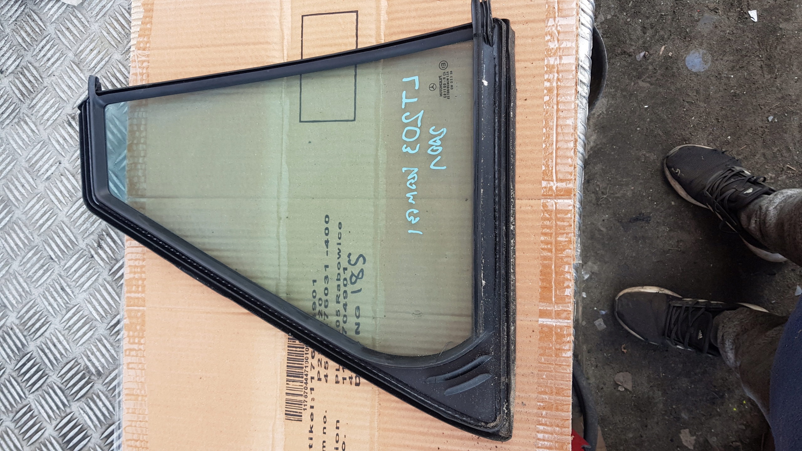 MERCEDES W203 left rear part TROJKAT KOMBI