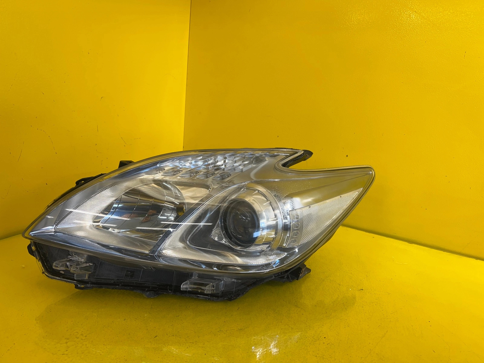 light left TOYOTA PRIUS III 09-14