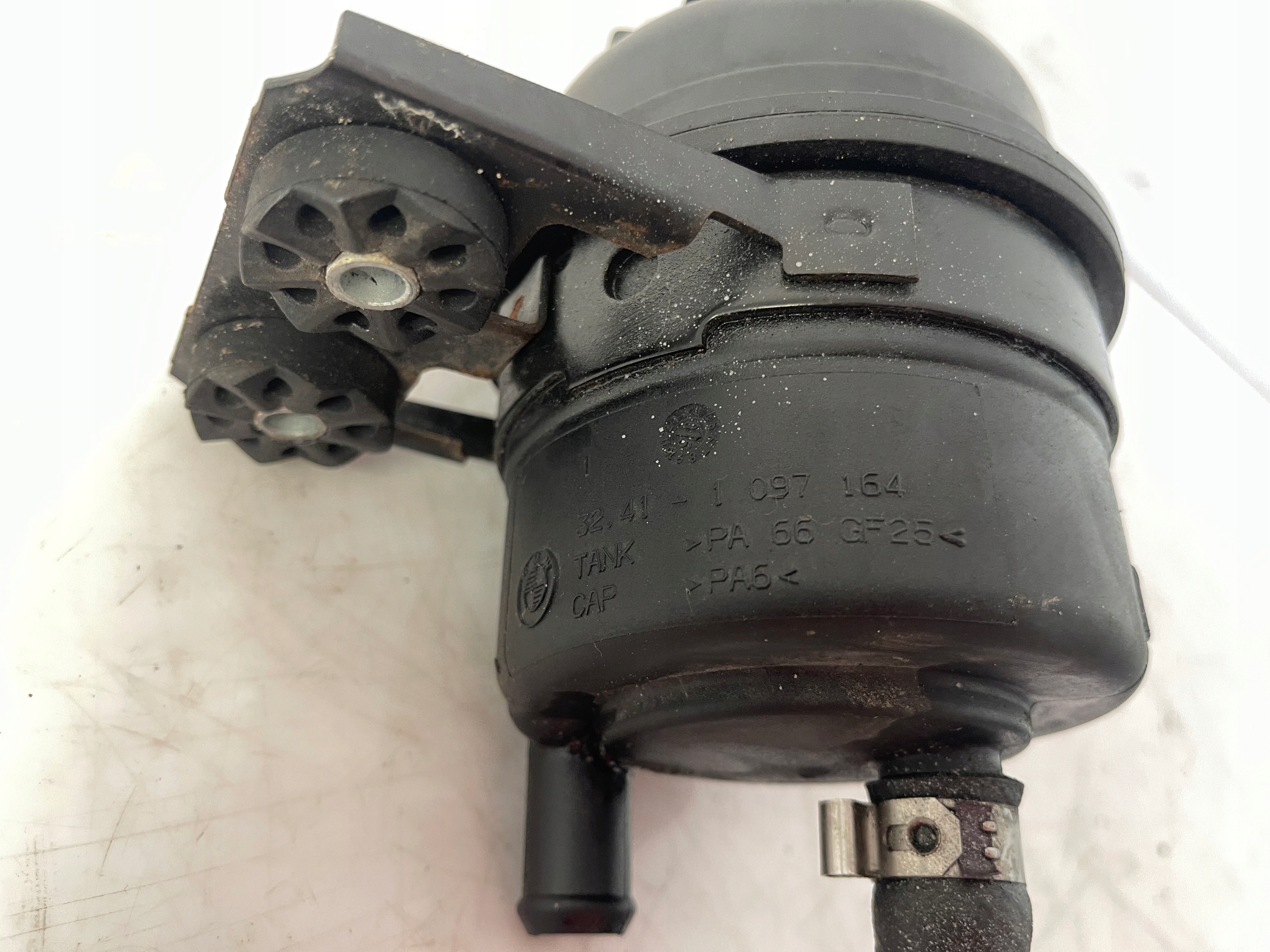 BMW E87 E90 E91 2.0D Servoölbehälter 1097164