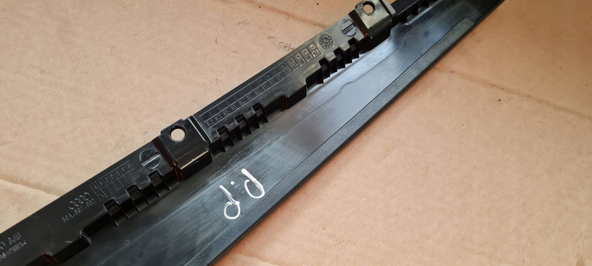 SQ5 Q5 80A LIFT moulding cap door right right front 80A837902