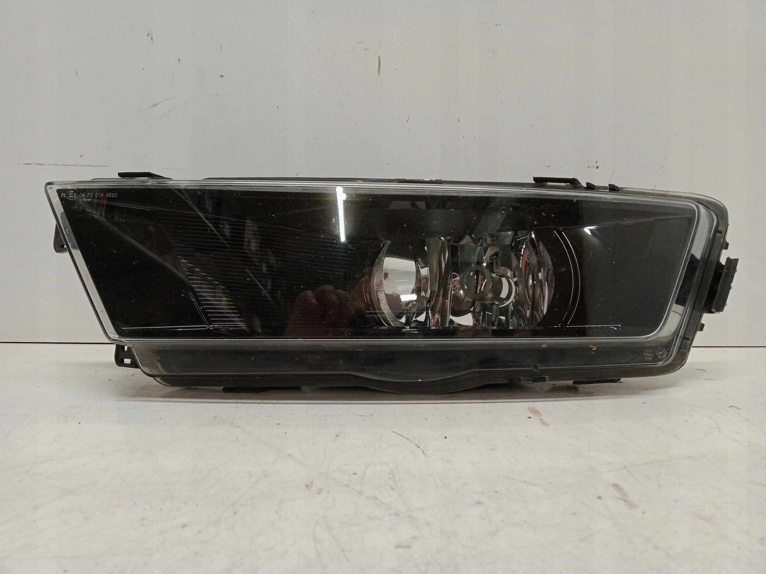 SKODA RAPID 12- HALOGEN LEWY 5JA941699A - CAŁY