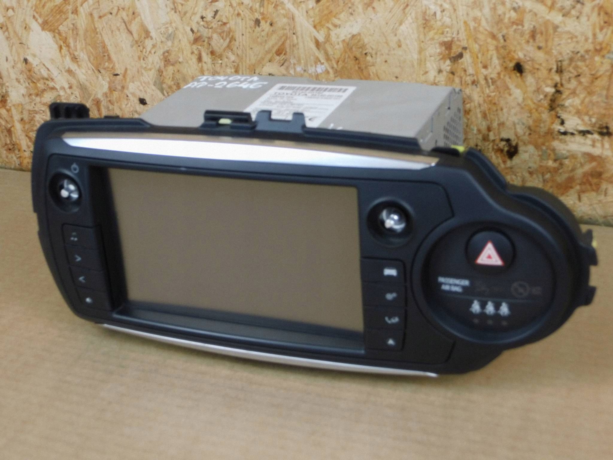 Toyota Yaris III radio Display ANGLIK