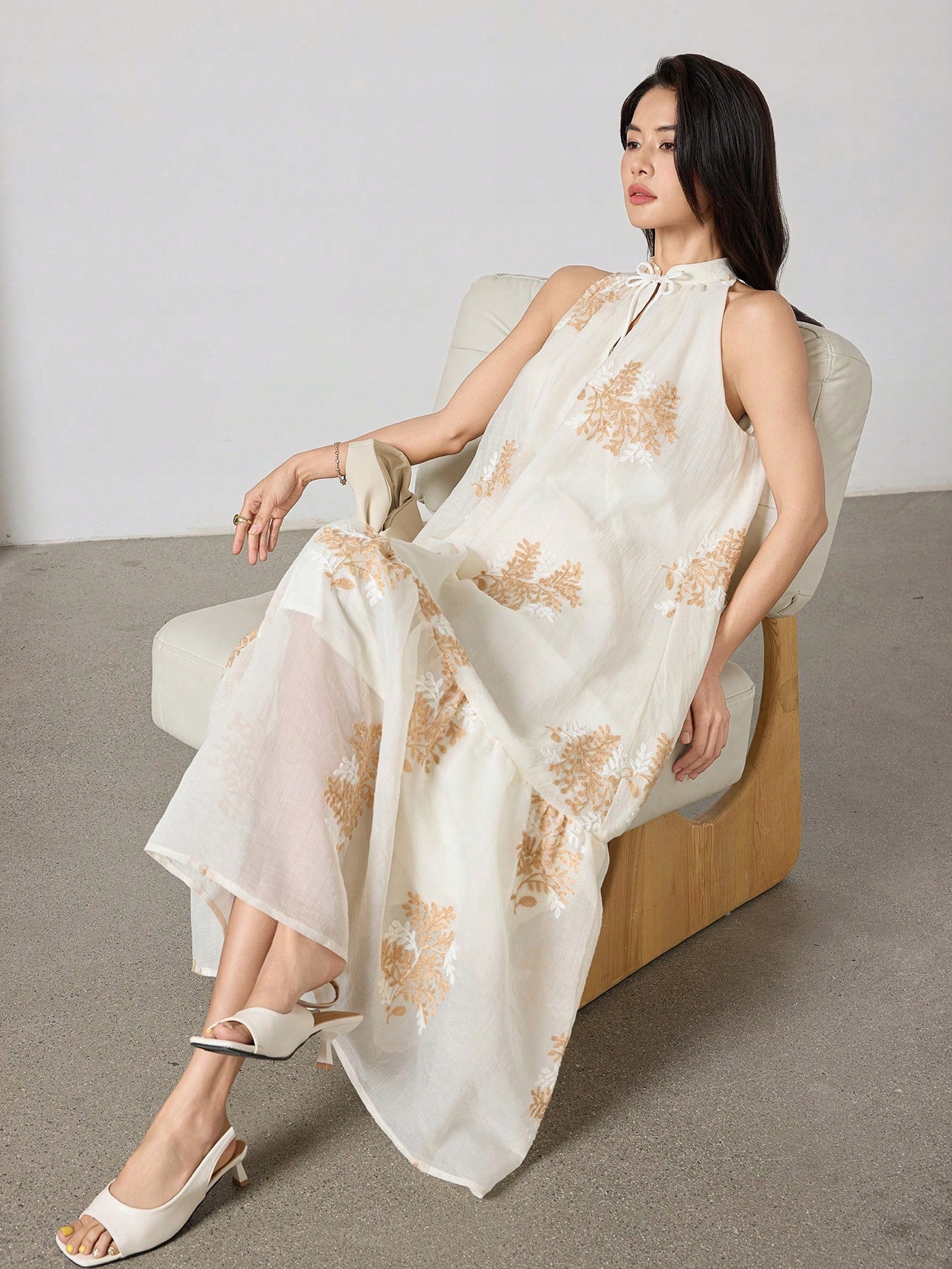 Šaty Maxi Koktejlové Vyšívané S Rostlinným Motivem Shein, Velikost 40