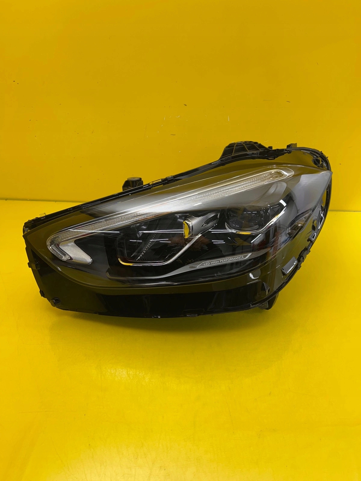 light left Mercedes C-klasa W206 Full Led A2069067103