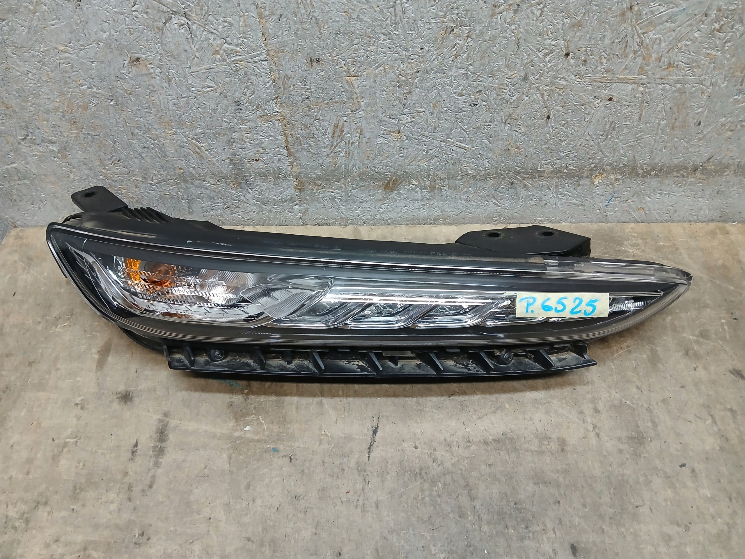 light front right HYUNDAI KONA and 1 LED 5PIN 92208-J9000