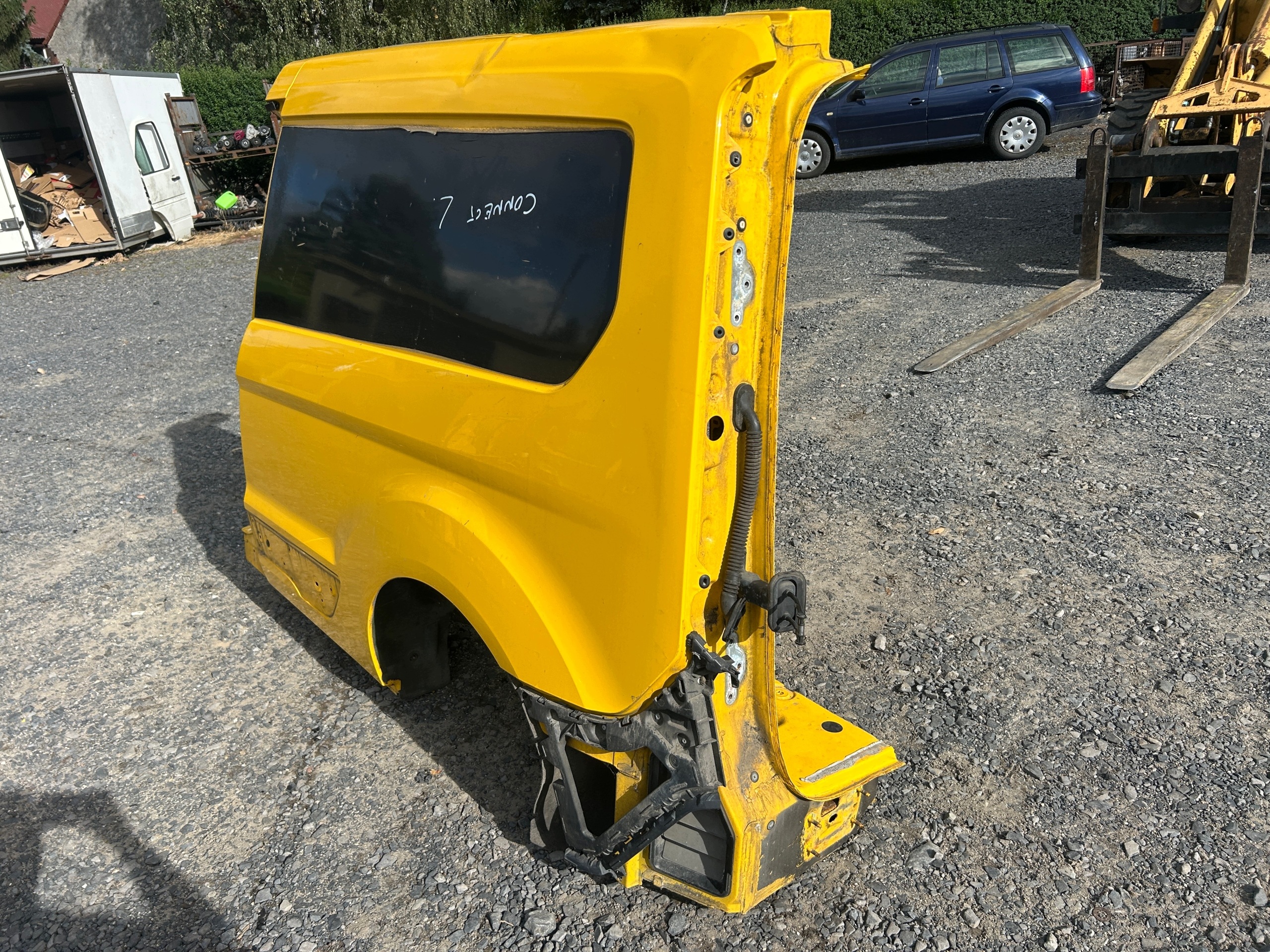 FORD TRANSIT CONNECT MK2 fender rear left