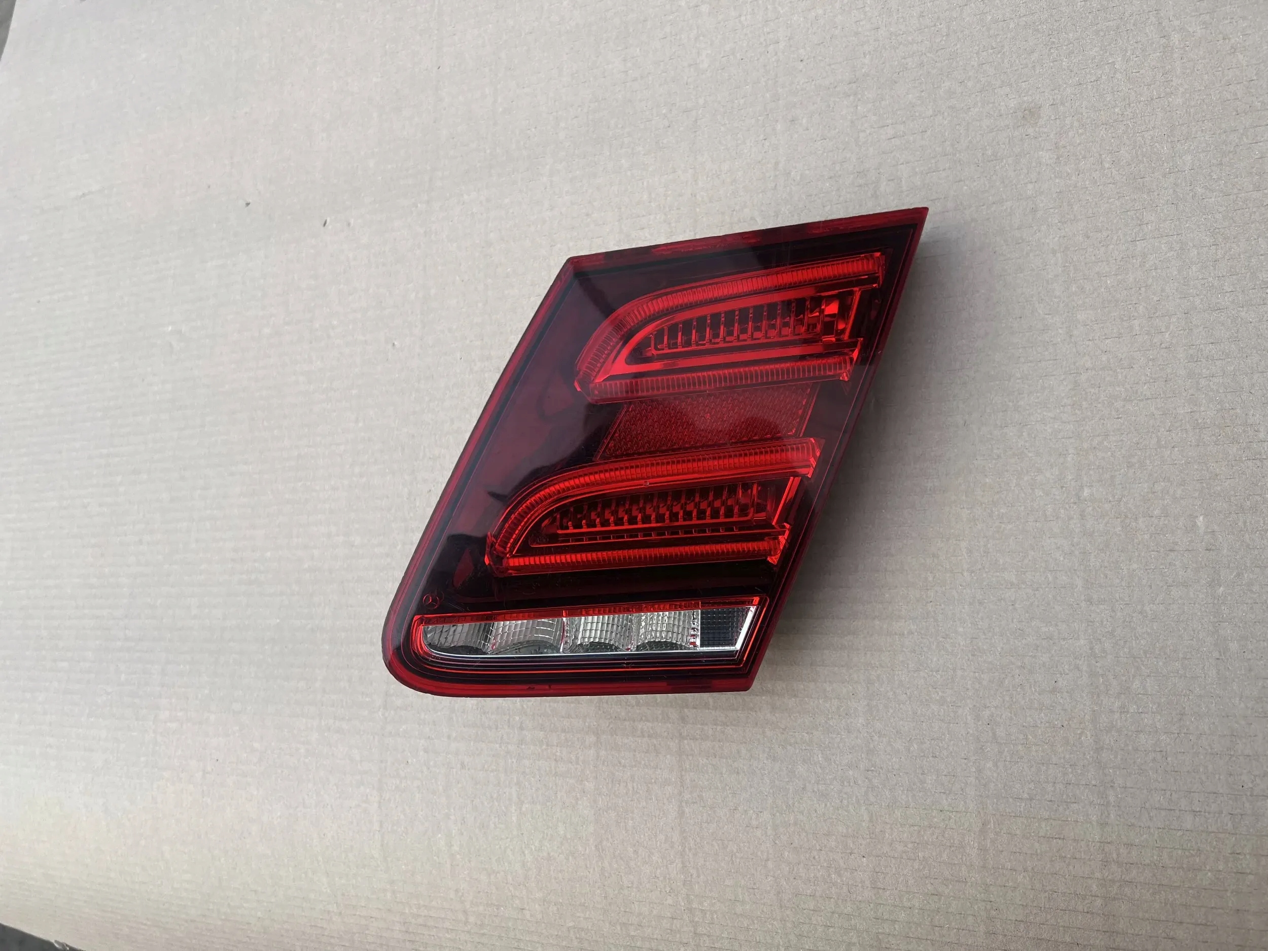 Mercedes-Benz E-Klasse W212 Rückleuchte A2120906090 Rearlamp - Thumbnail 1