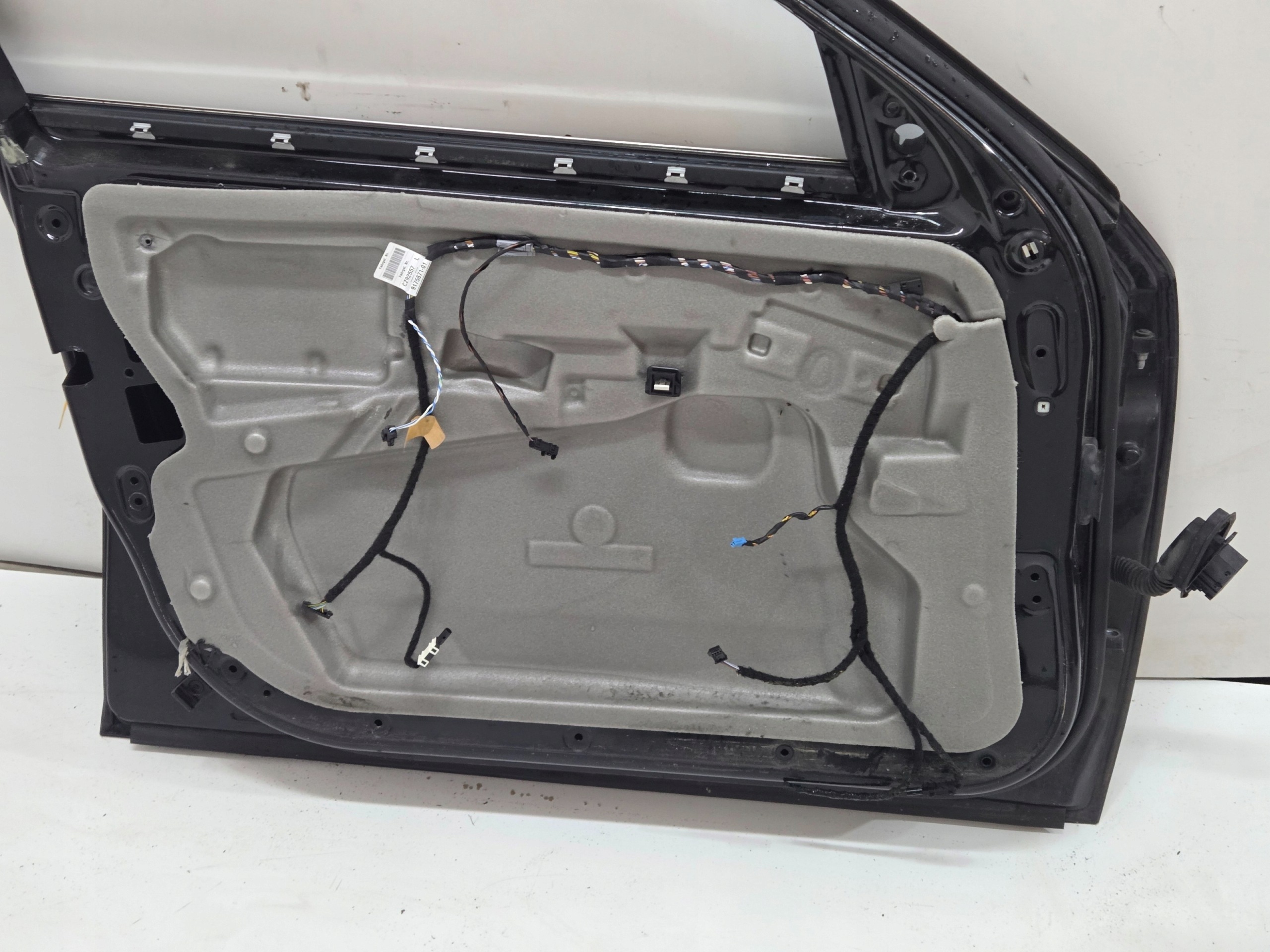 dveře levý předek BMW E60 E61 BLACK SAPPHIRE EUROPA