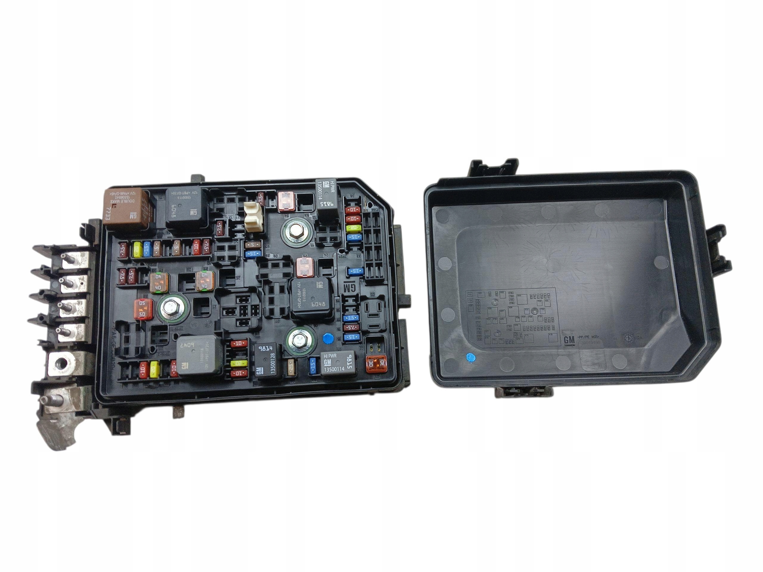 Module fusibles Module OPEL ASTRA V K (2015-2019) 39040852