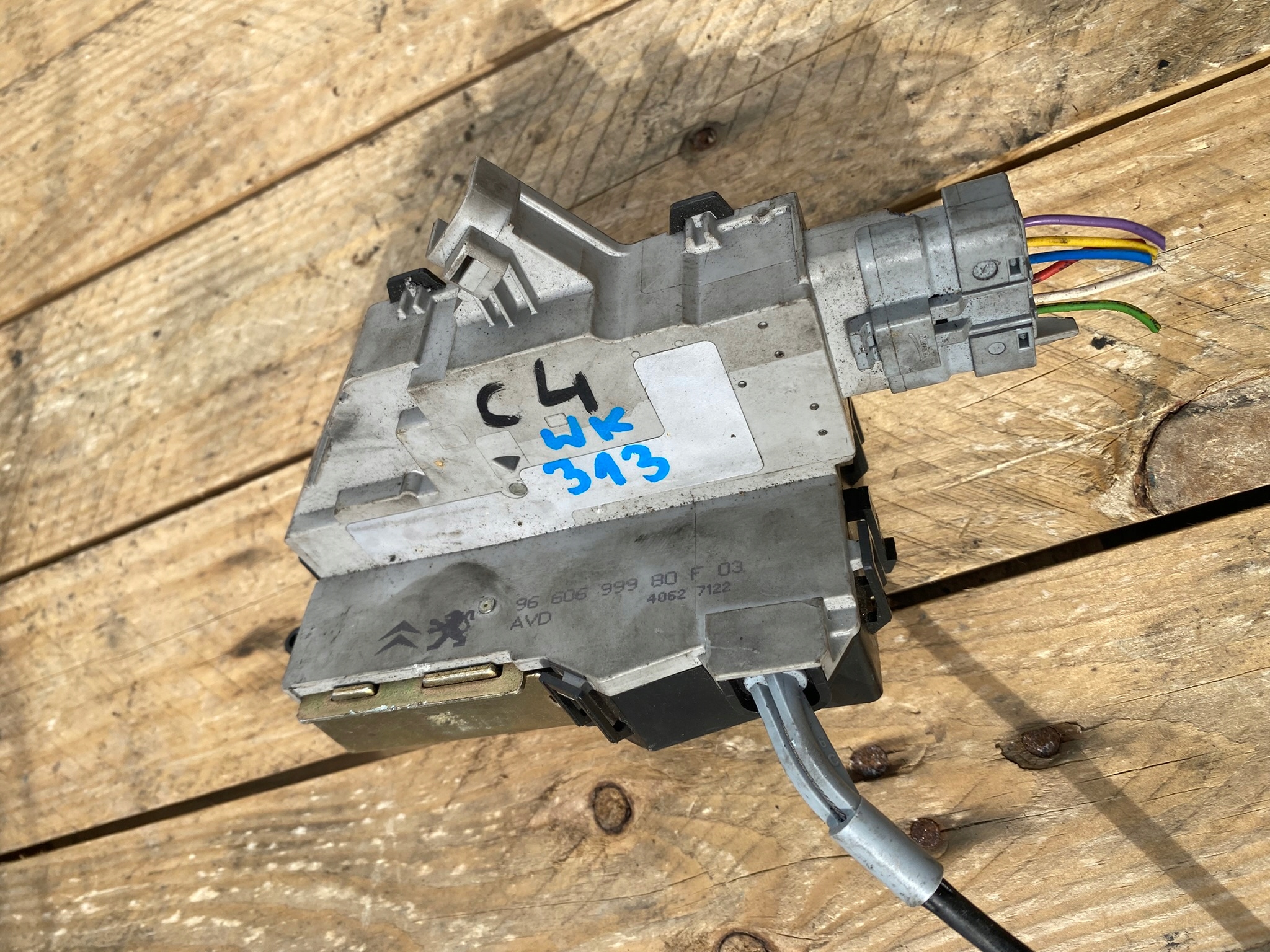 lock door CENTRALNY right front CITROEN C4 1.4 9660699980