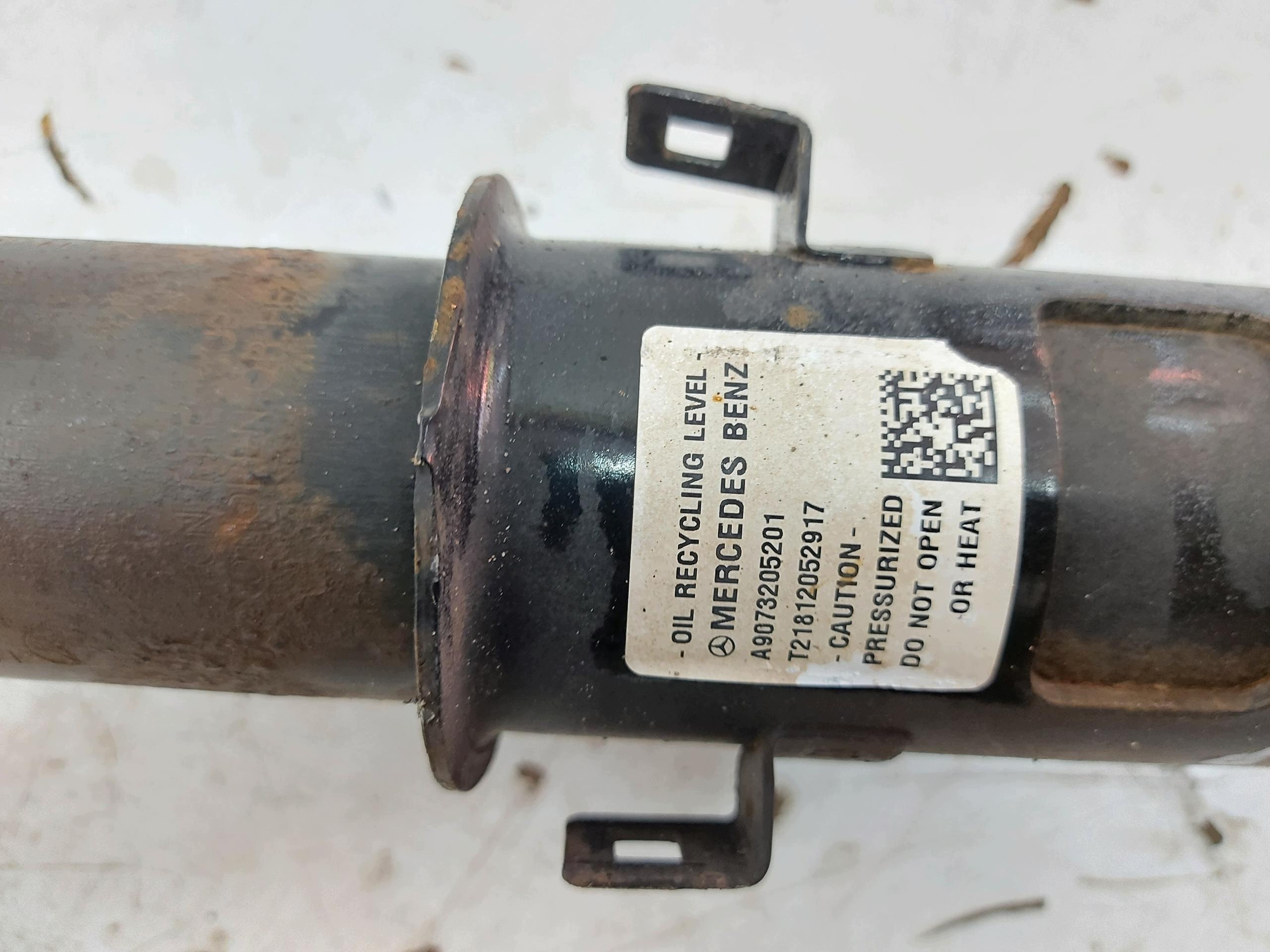 Mercedes Sprinter w907 2020, shock absorber front left A9073205201