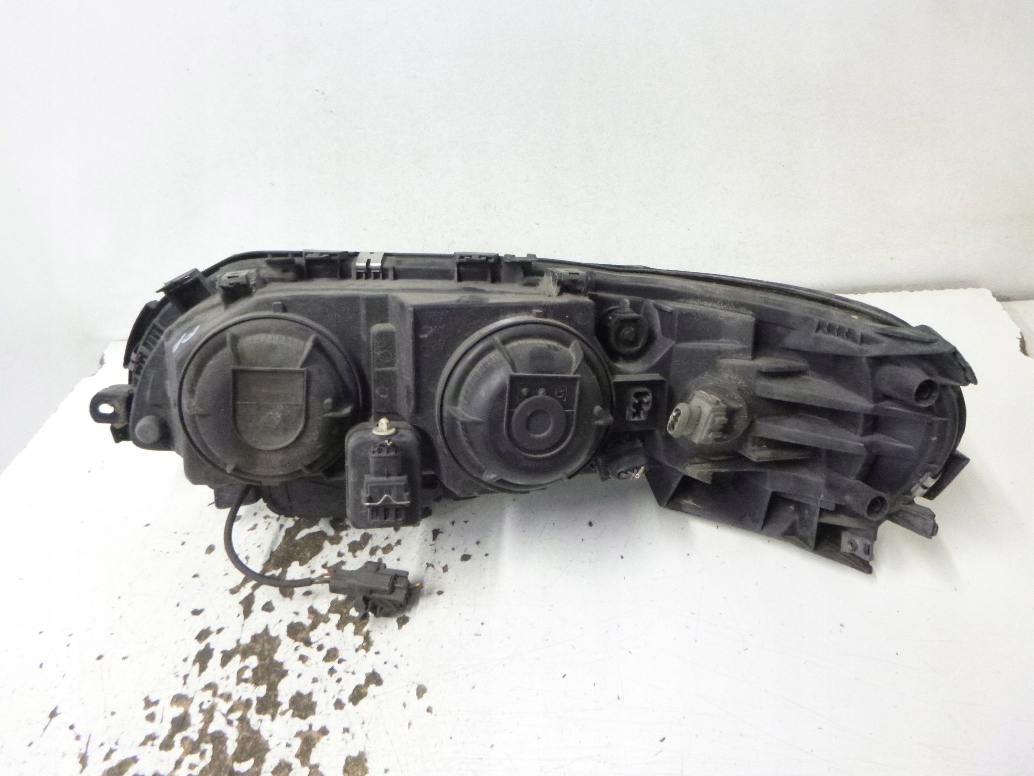 Reflektor light left Volvo V70 II S60 00-04 EURO 8693568