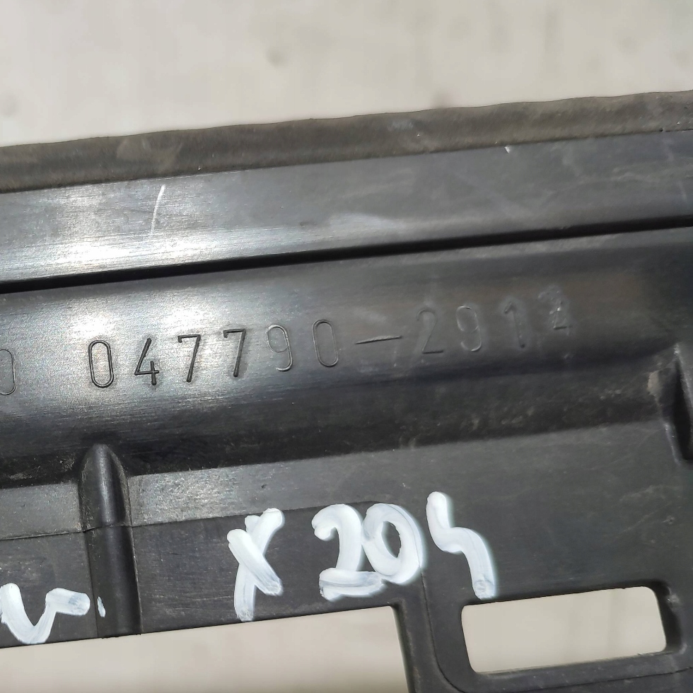 Mercedes-Benz GLK (X204) 2013 front right bracket holder radiator