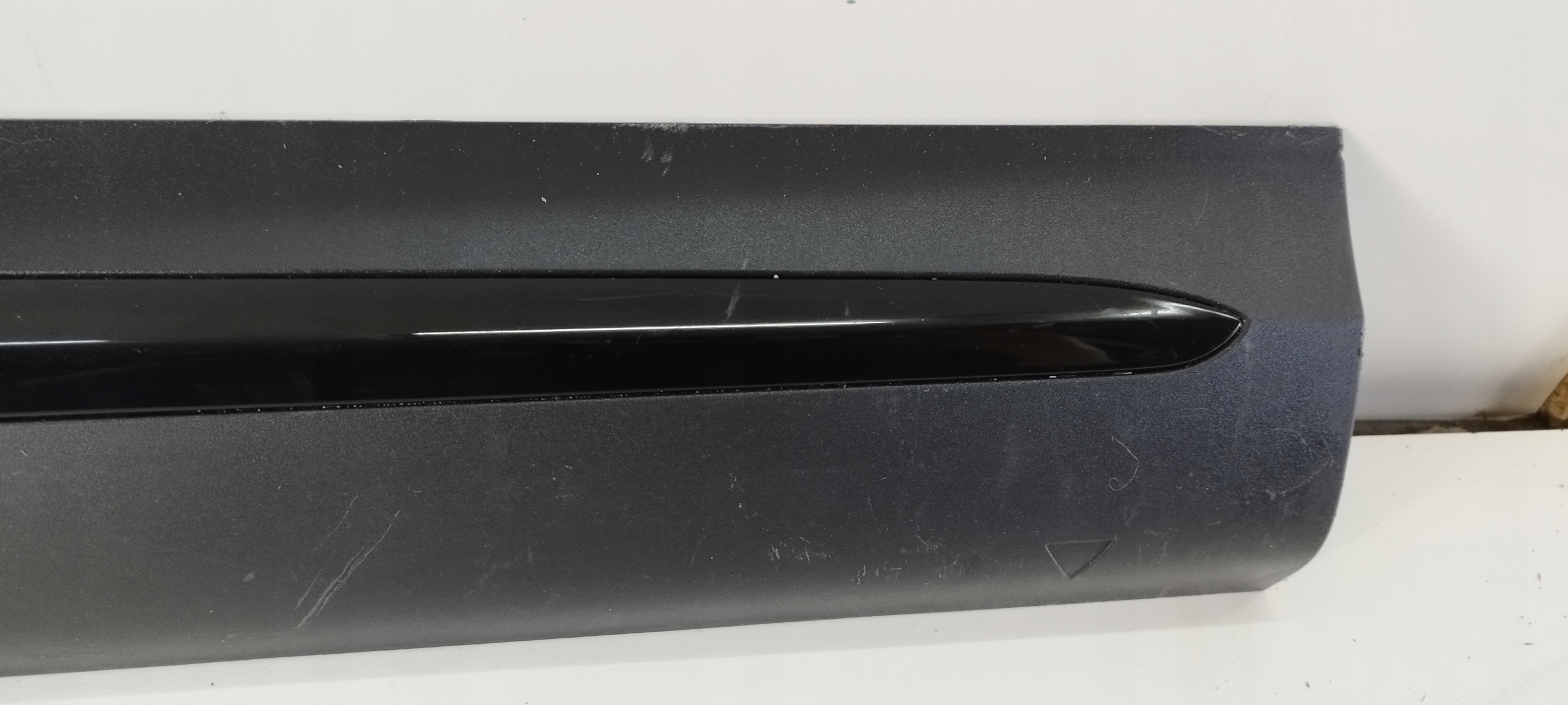 H13 MG MARVEL 2021 - moulding door right front front SAIC MOTOR 10365416