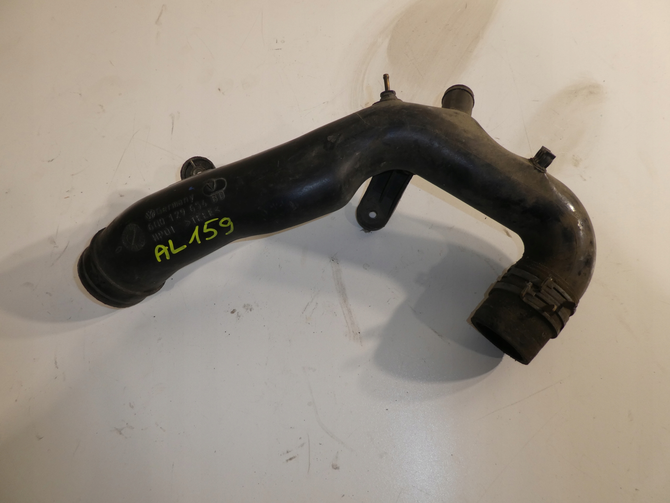 ROHR DOLOT INTERCOOLER 6Q0129654BD 1.4 TDI