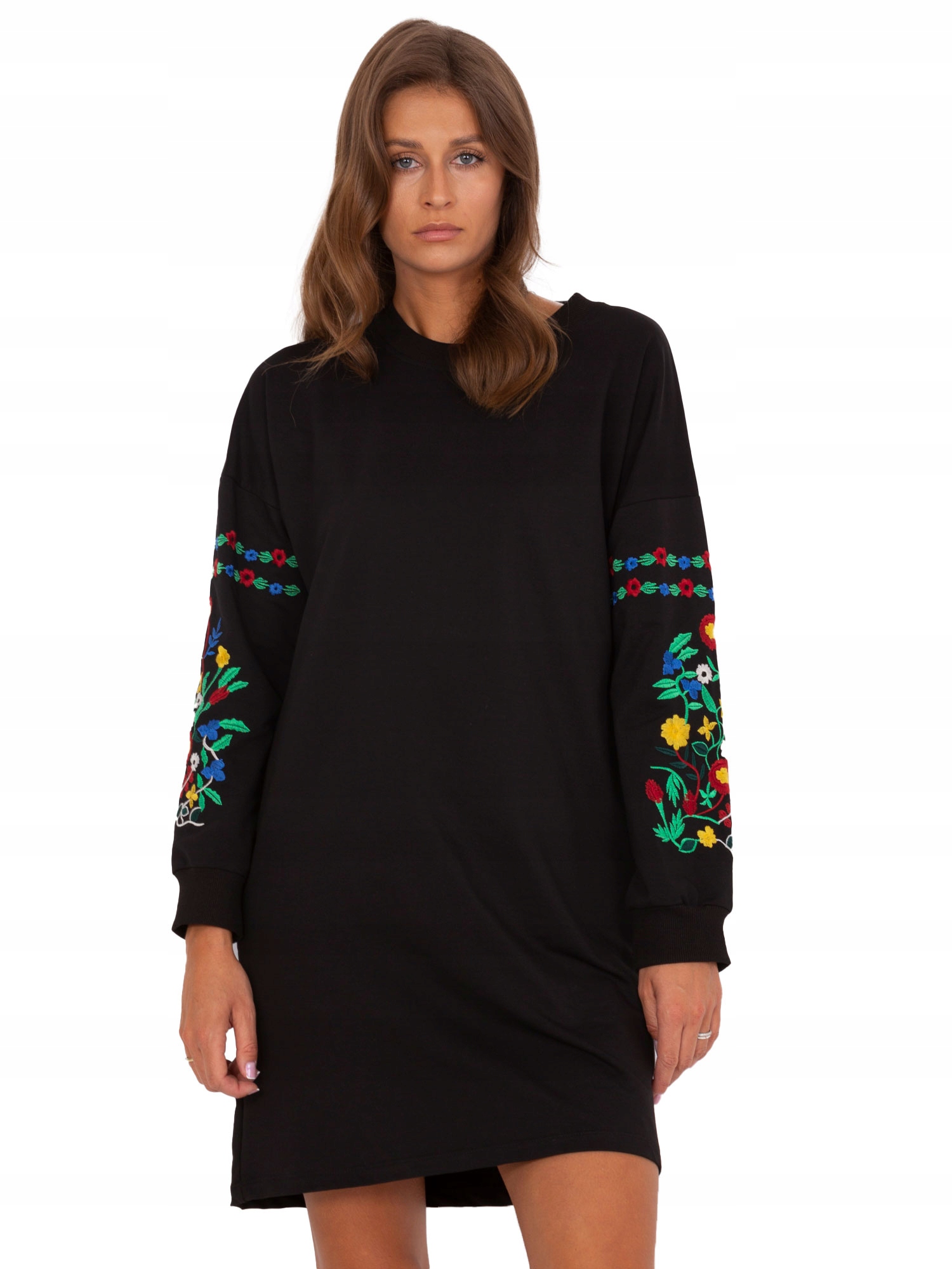 Sukienka Damska prosta dresowa z haftem na rękawach