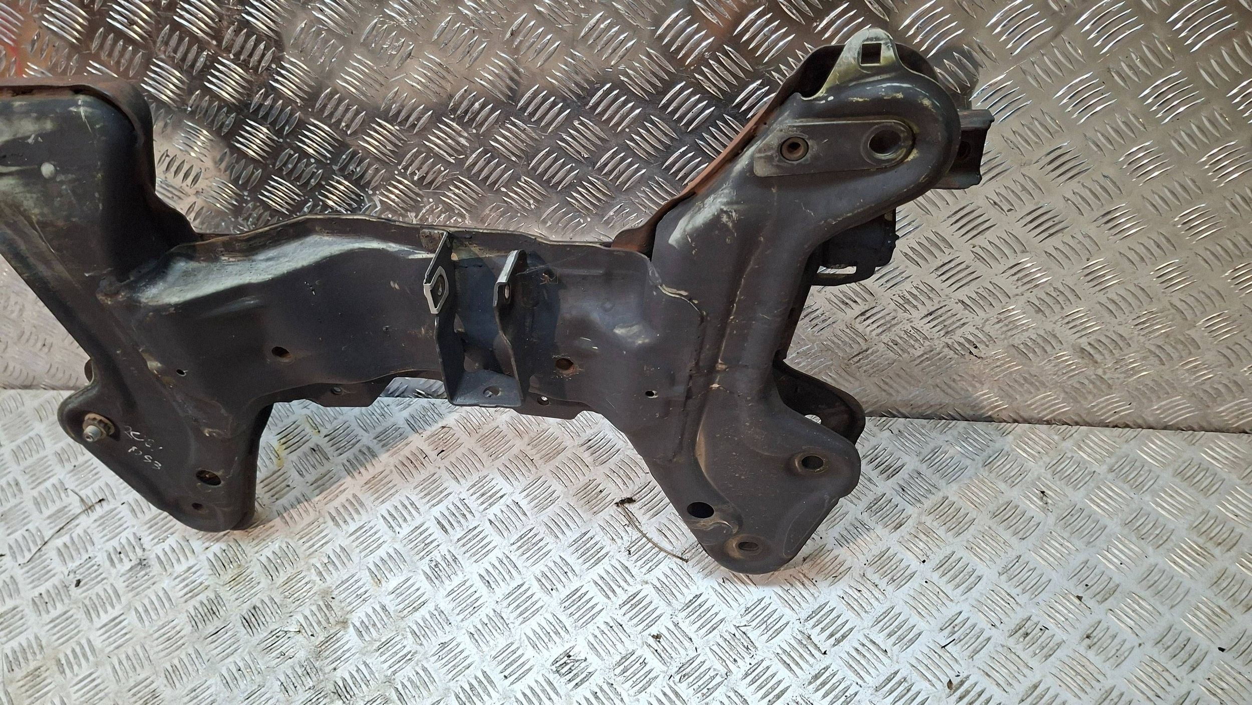 axle beam front CITROEN C3 II DS3 2009-2016