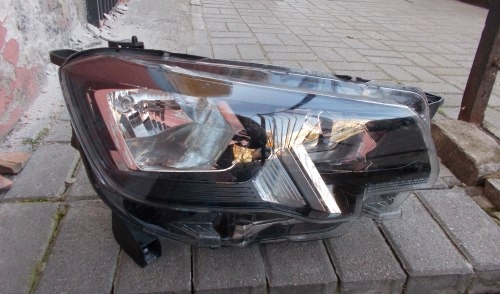 LAMPA PRAWA PEUGEOT RIFTER 9816826880 EUROPA