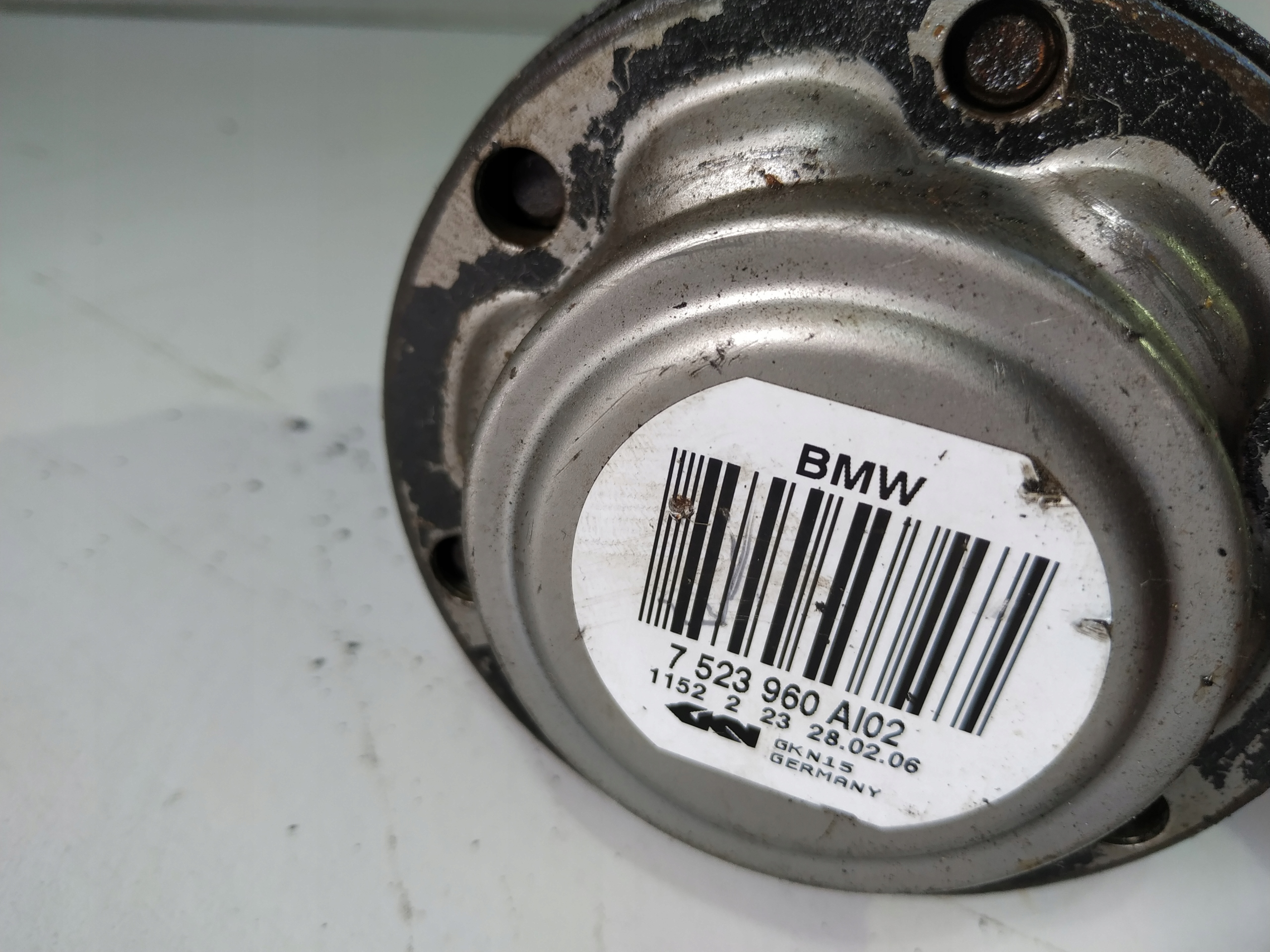 BMW E87 2.0i N46 semi-axis right rear part 7523960
