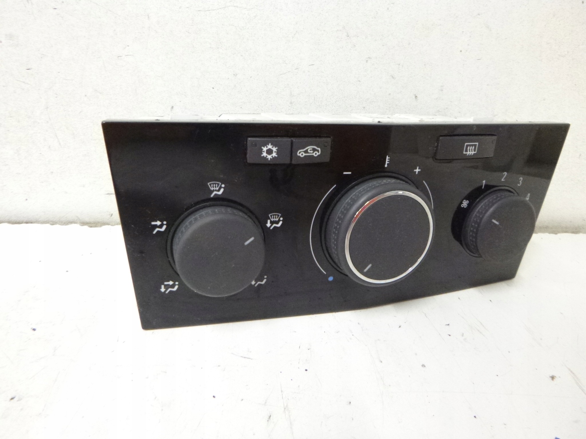 Unite commande clima Bouches buses Opel Astra H Zafira B Piano Black 13308176