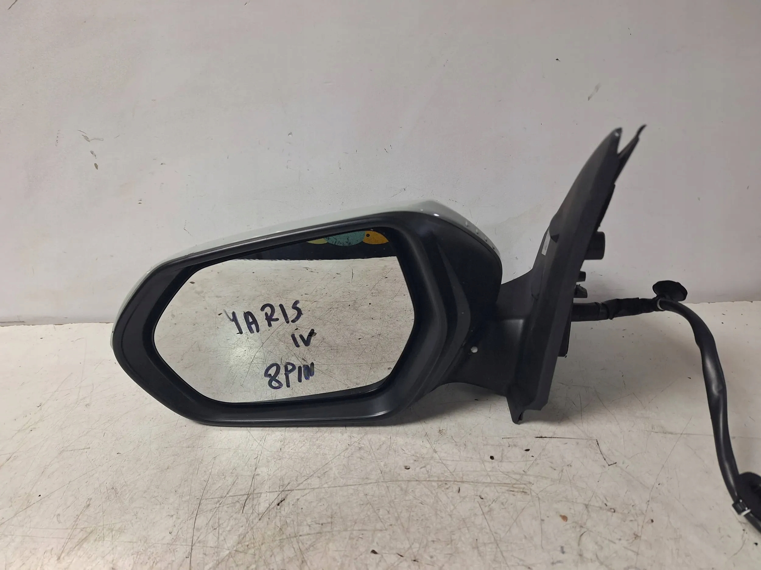 Lusterko lewe Toyota Yaris IV 20- 8PIN EU