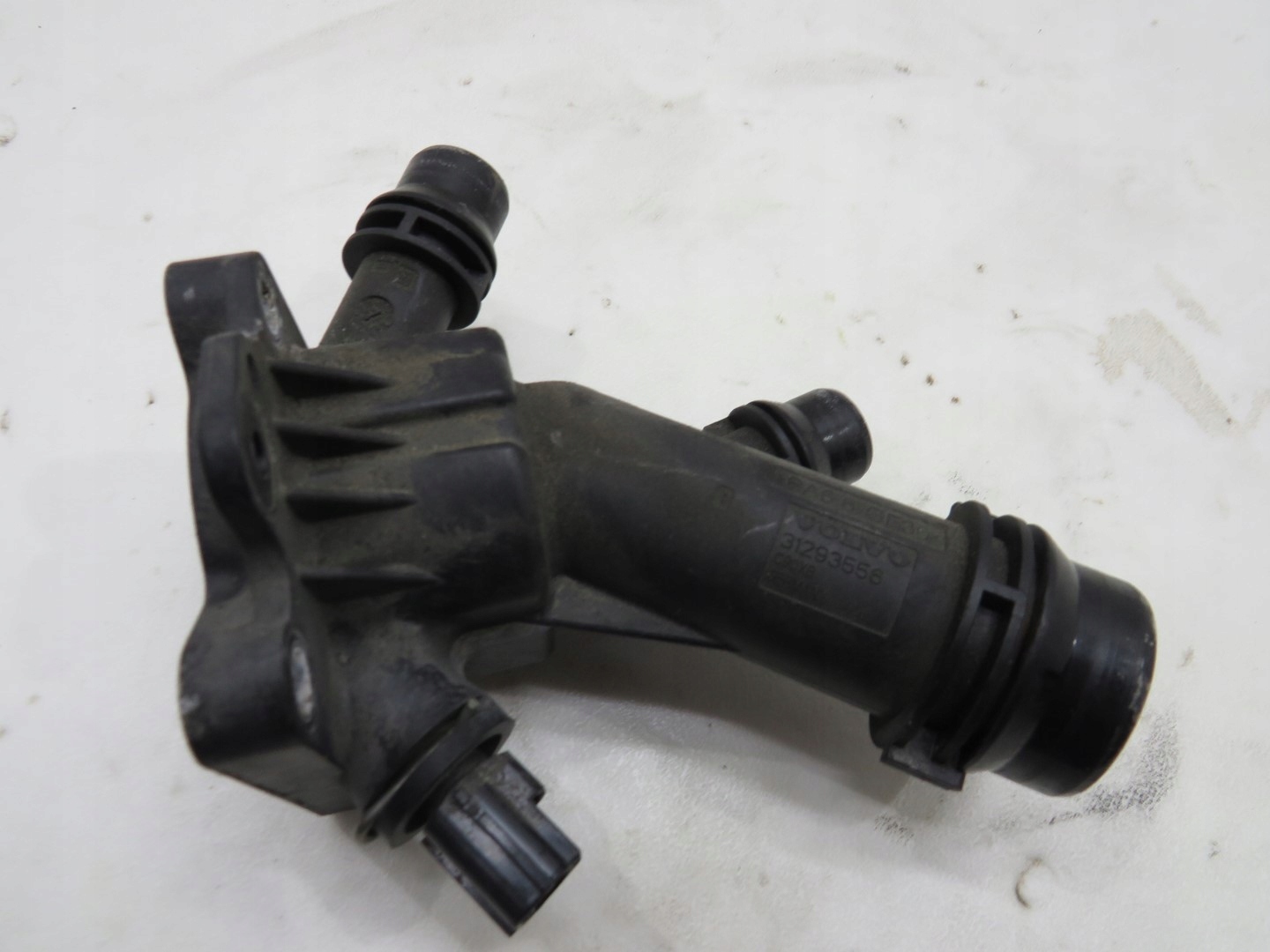 OBUDOWA TERMOSTATU VOLVO S60 II V60 2.0 D4