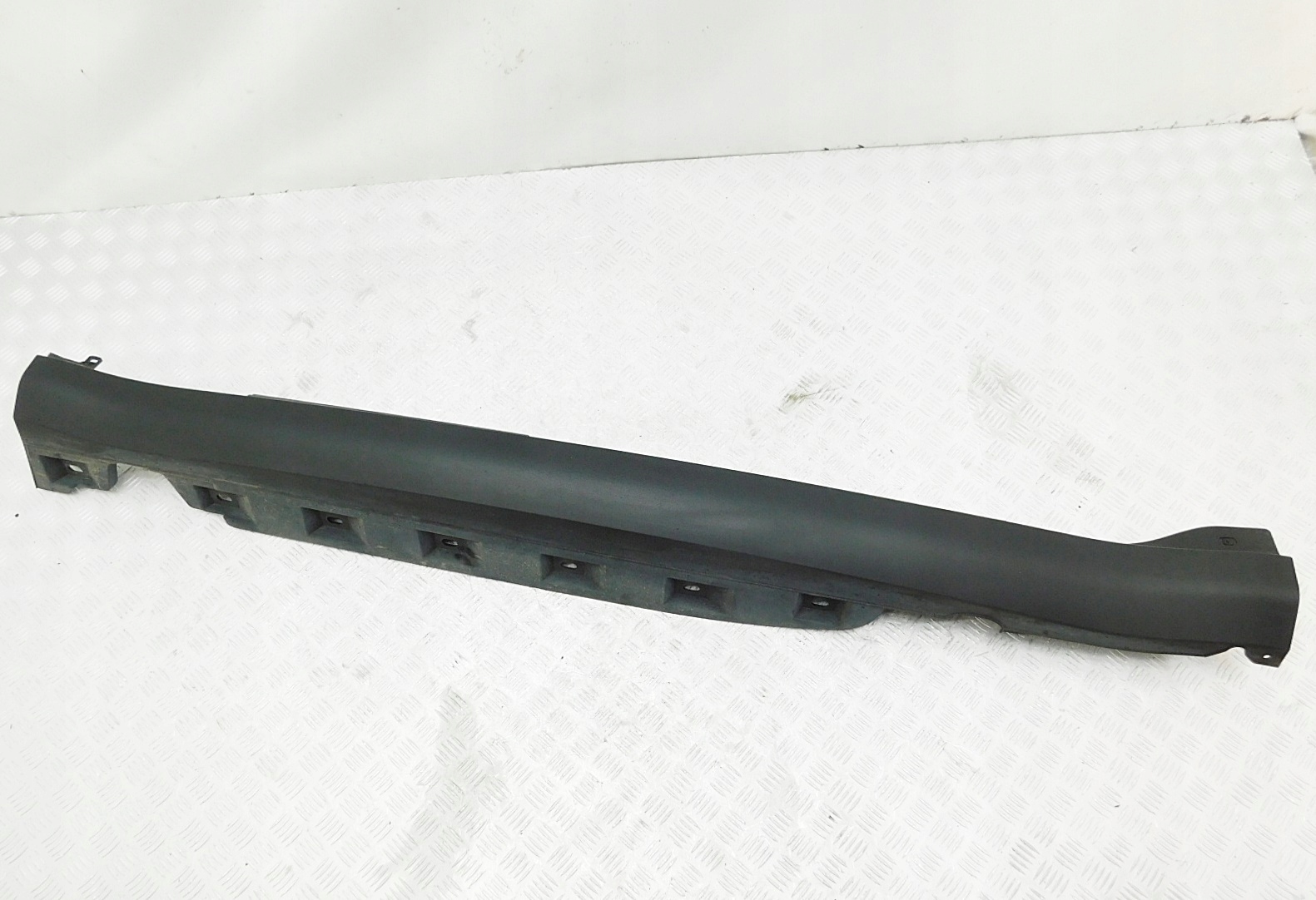 LISTWA PROGOWA LEWA MINI Cooper S Countryman R60 Numer katalogowy części 9801887