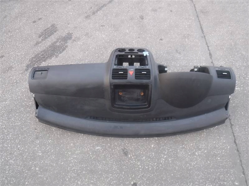 DESKA ROZDZIELCZA VW GOLF V 1.6 MPI Jakość części (zgodnie z GVO) O - oryginał z logo producenta pojazdu (OE)