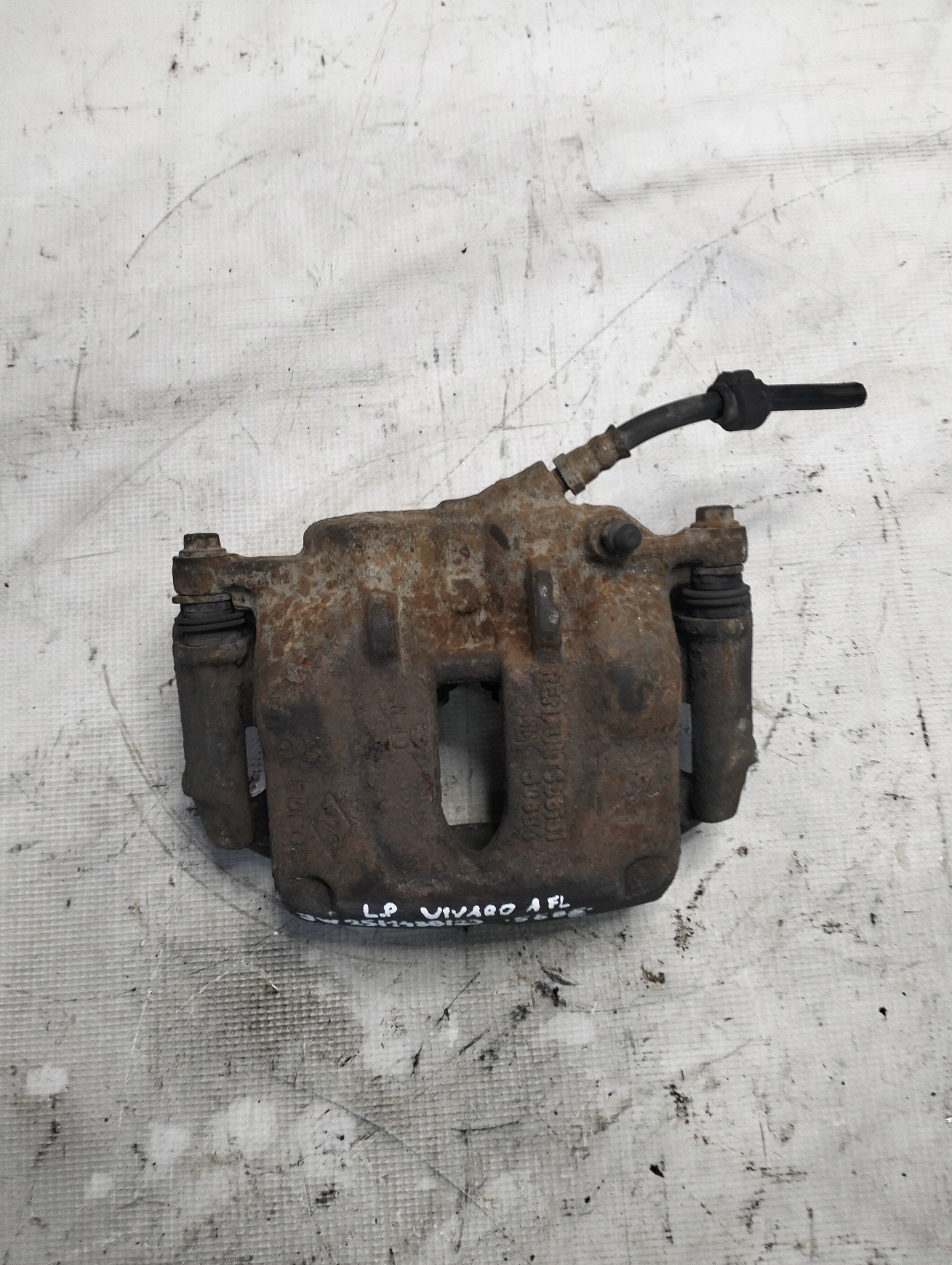 OPEL VIVARO A LIFT 2011r 2.5CDI caliper left front