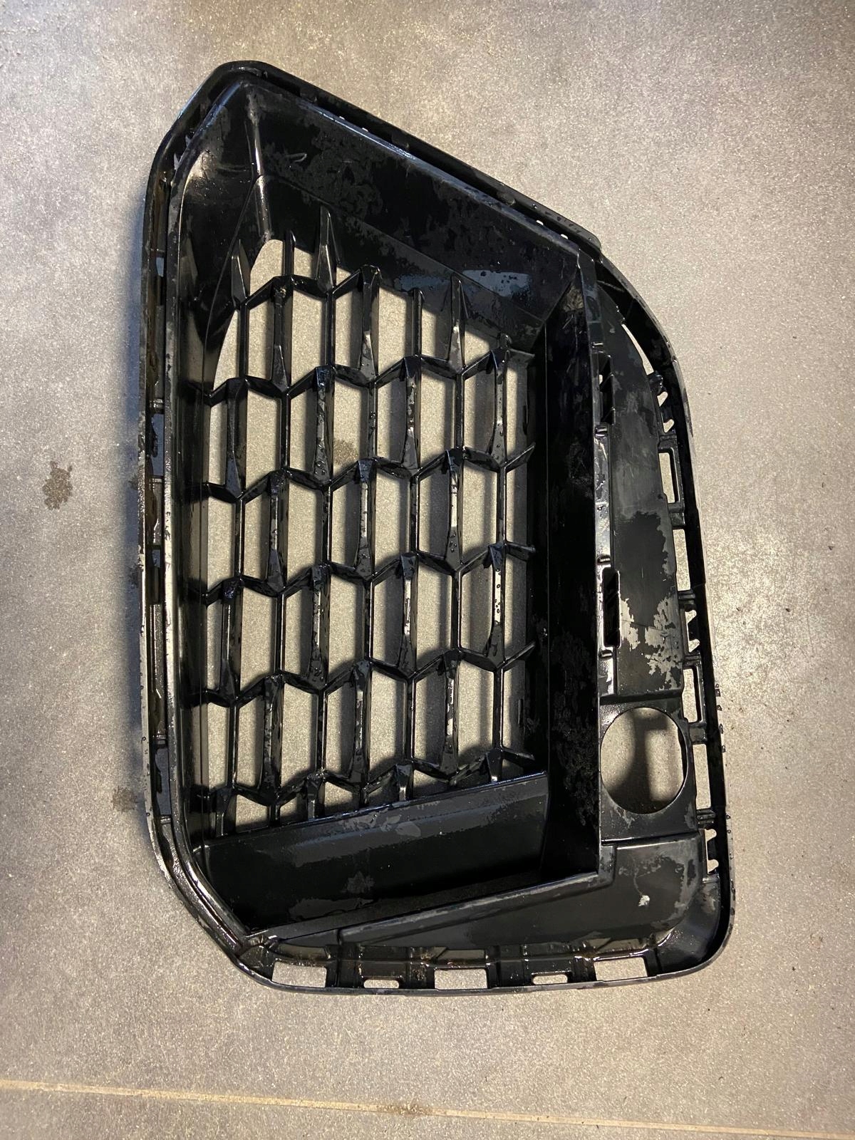 BMW 5 G30 G31 LIFT grid W bumper left m-packet 51118098669