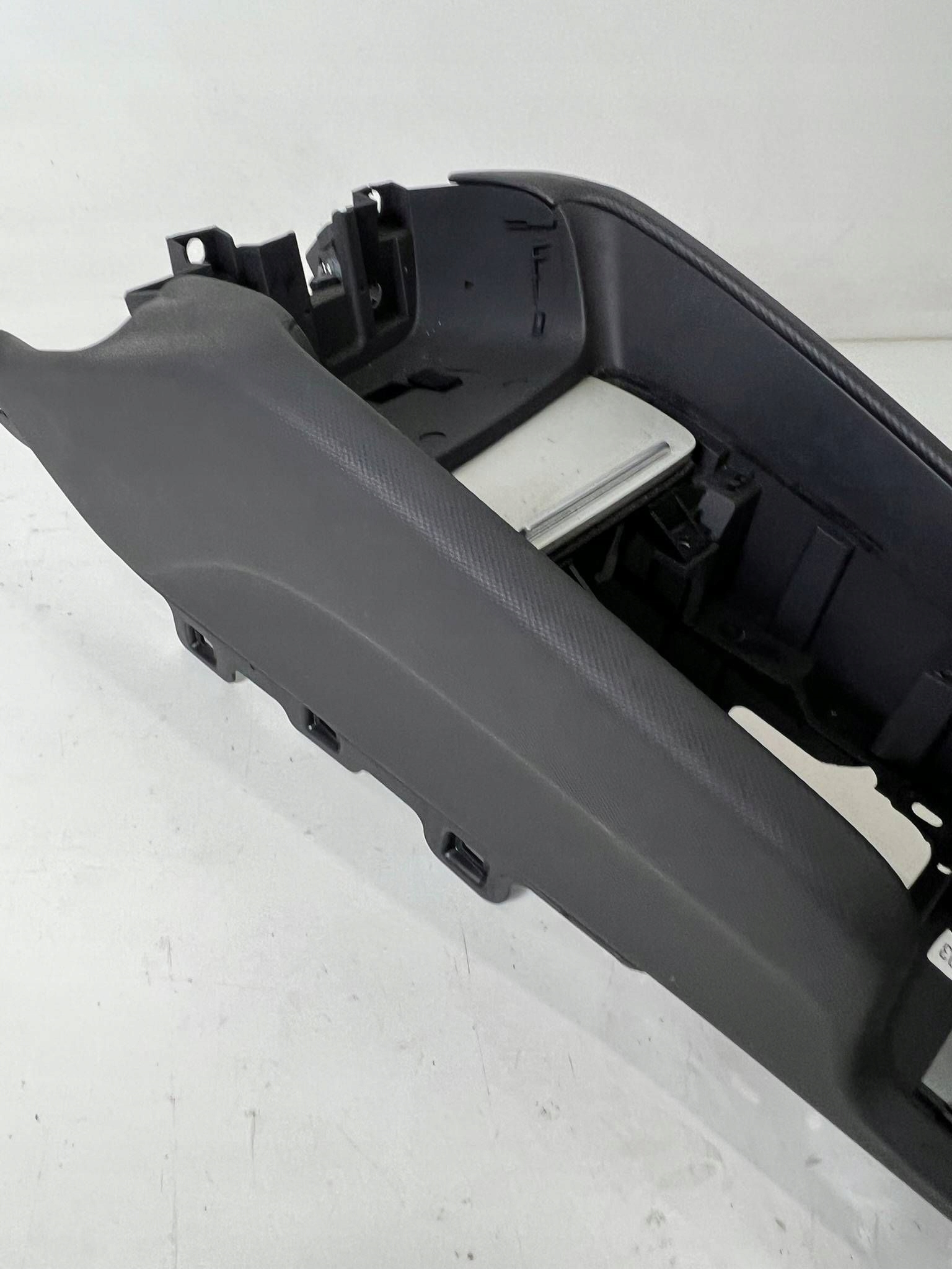 8J2 863 242 элемент консоли Audi тт Mk2 2008