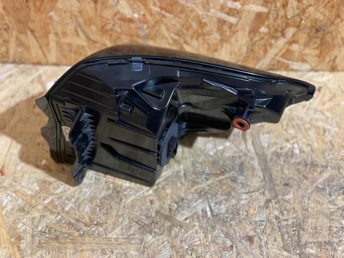 фонарь правый BMW X3 G01 21- европа