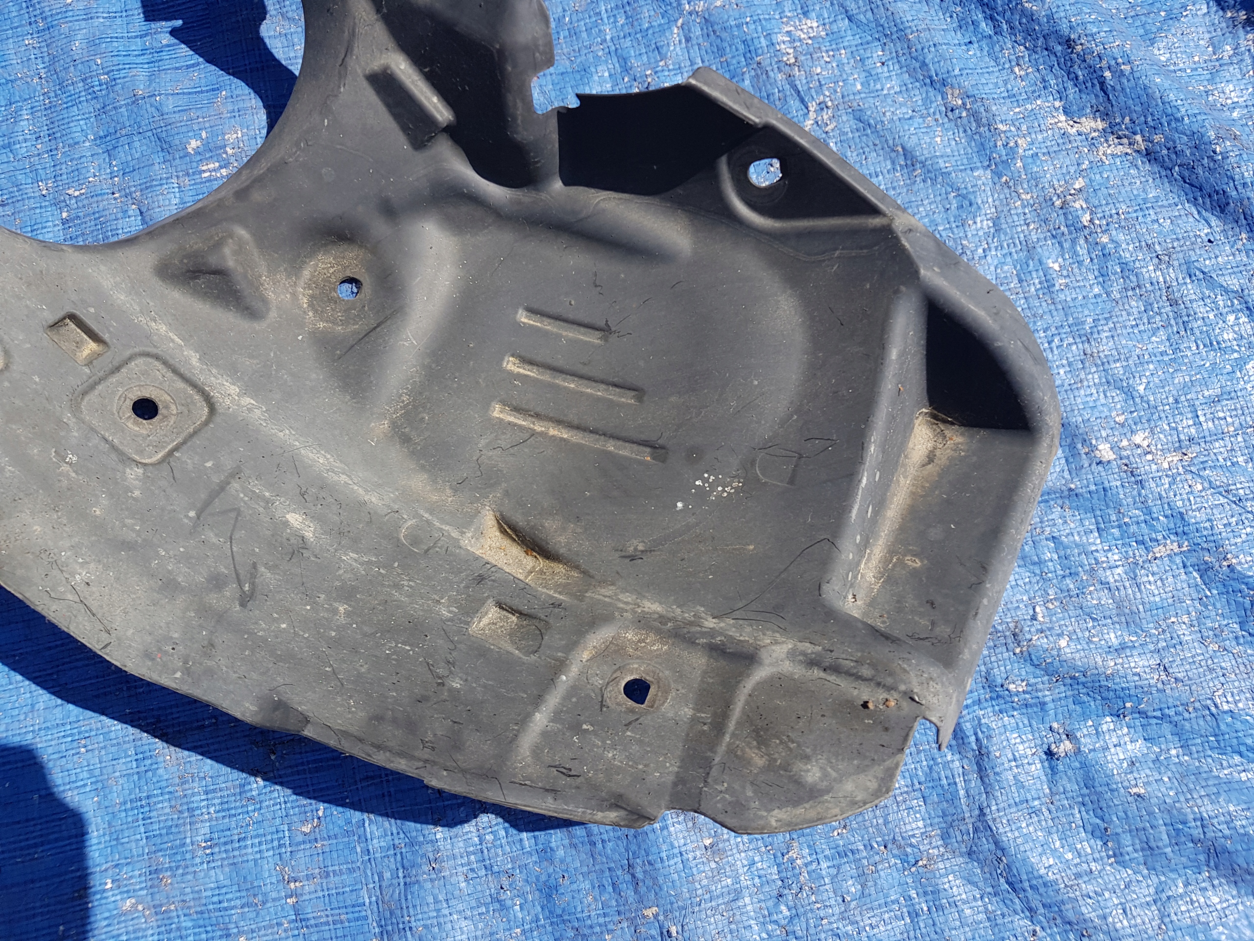 mudguard right front part rear RENAULT ZOE II 638426641R