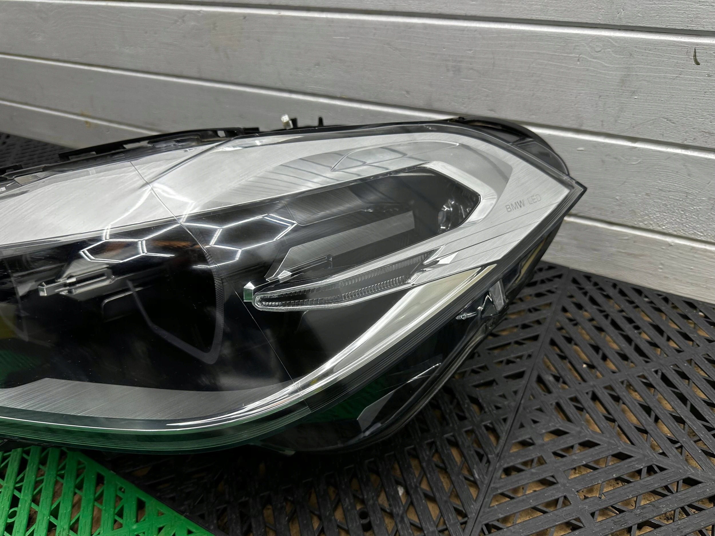 light front side left BMW X2 F39 8738185