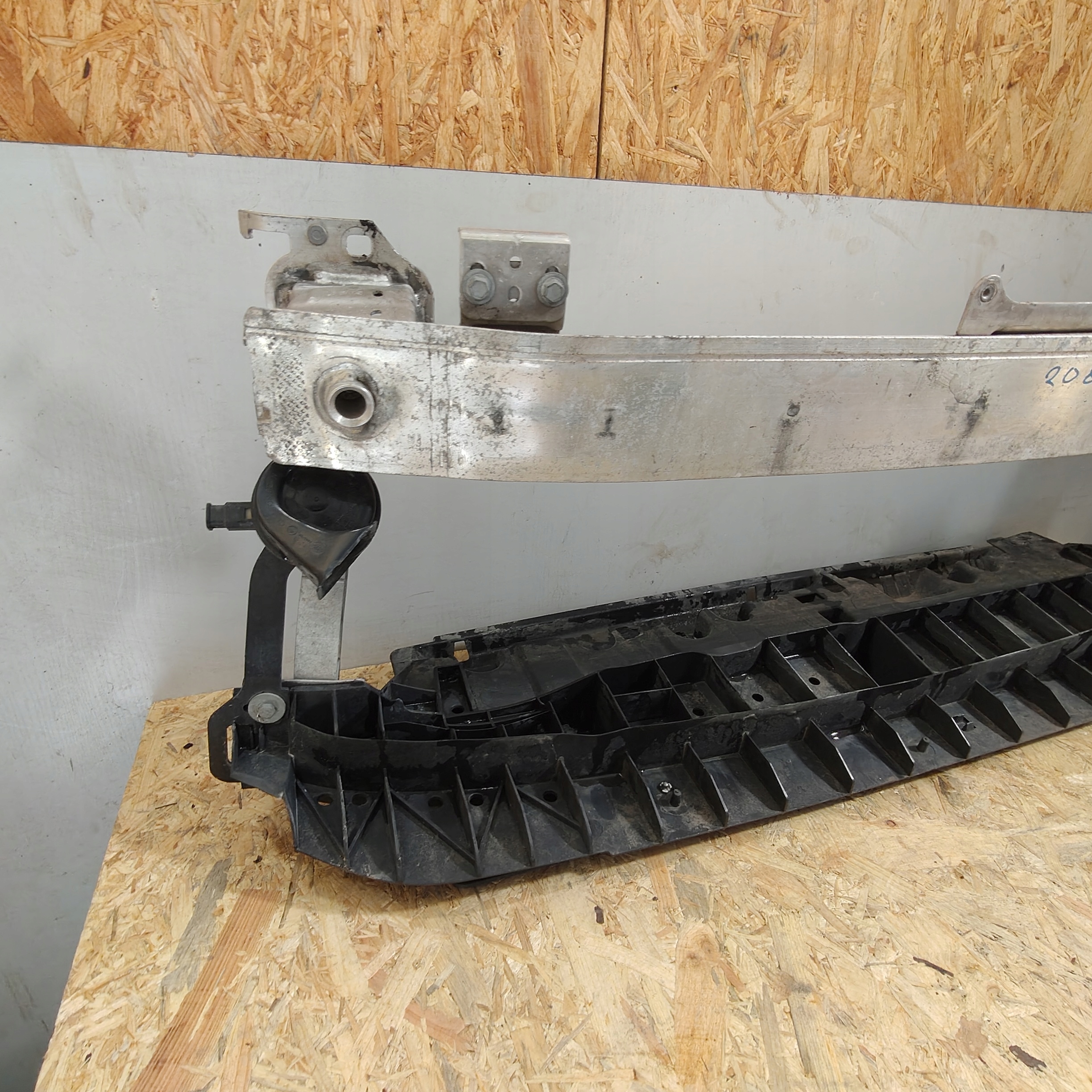 sider below bumper front plus lower plastic PEUGEOT 208 and