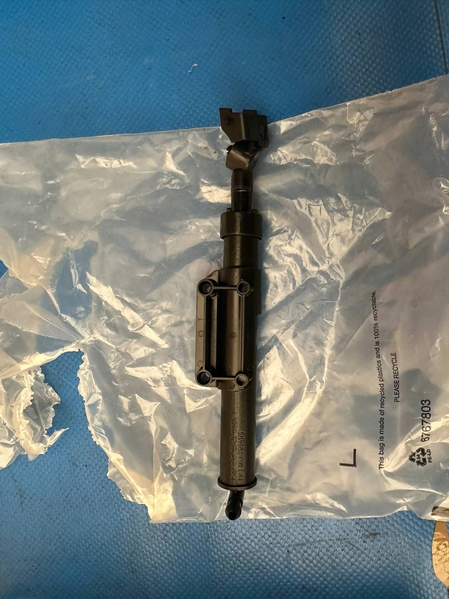 распылитель воды правый volvo V70 XC70 S80 31294175