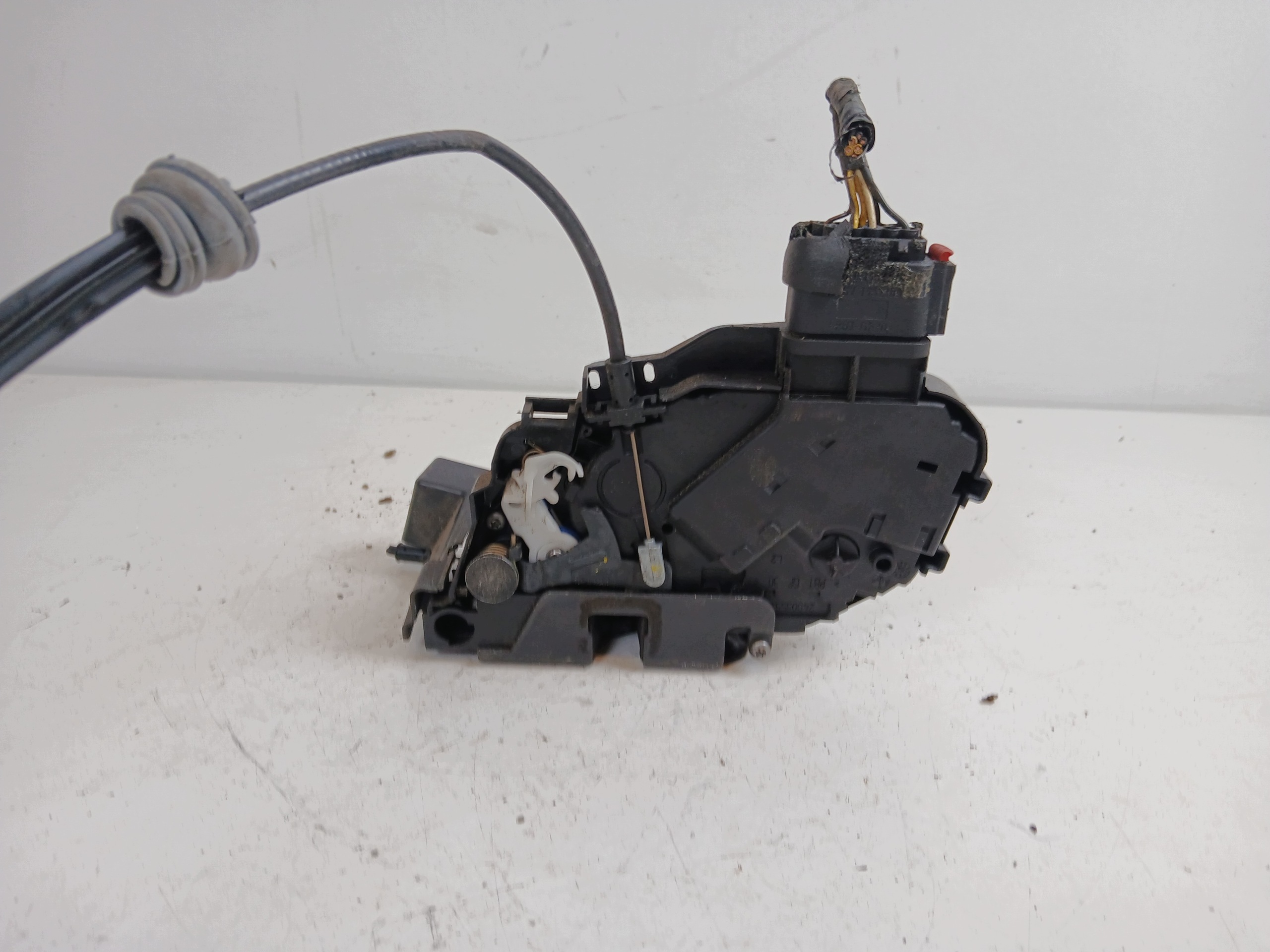VOLVO V70 III lock door left front 31253673