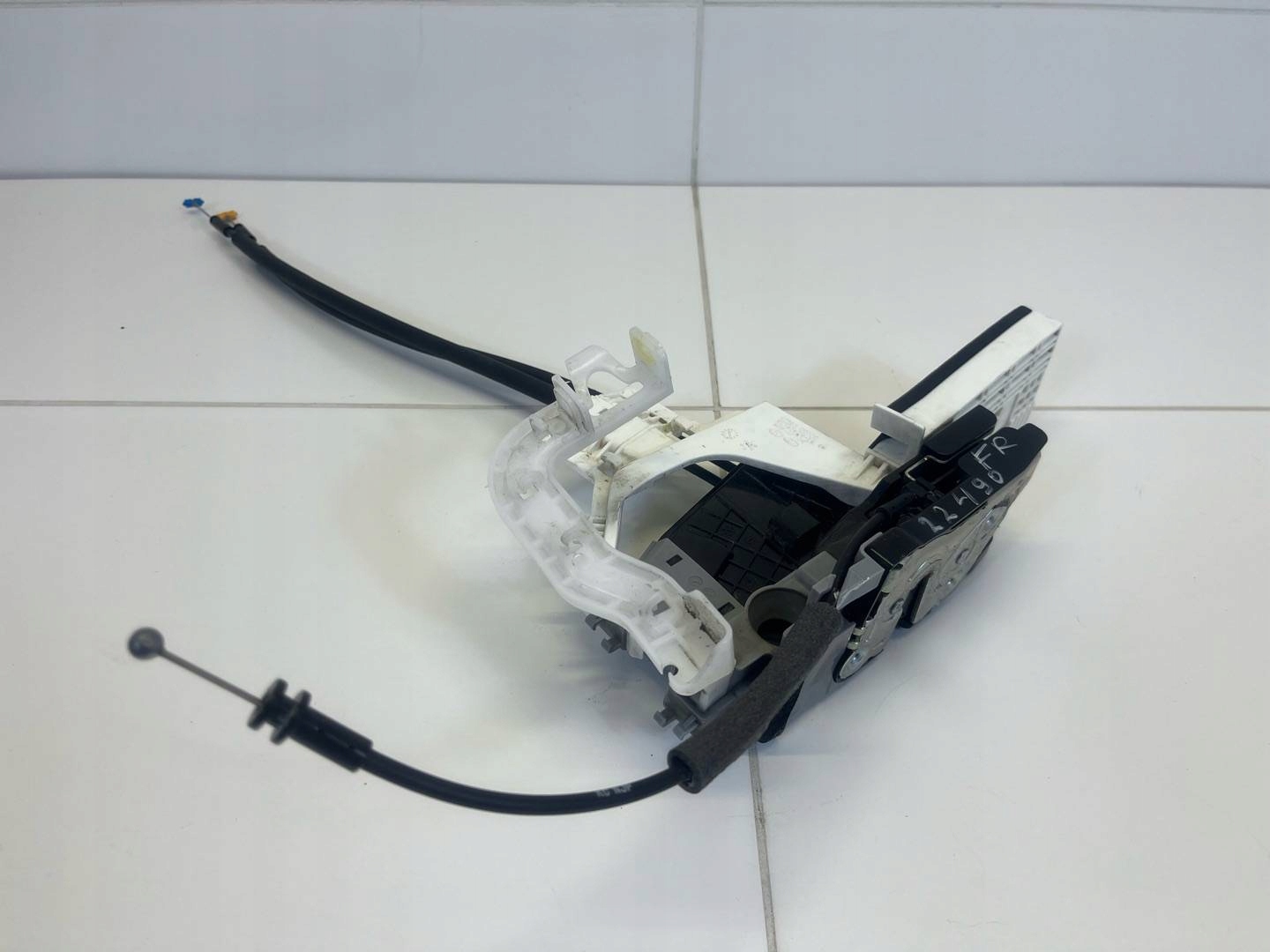 lock door front right side Hyundai Tucson 3 facelift 2019 81320D7500