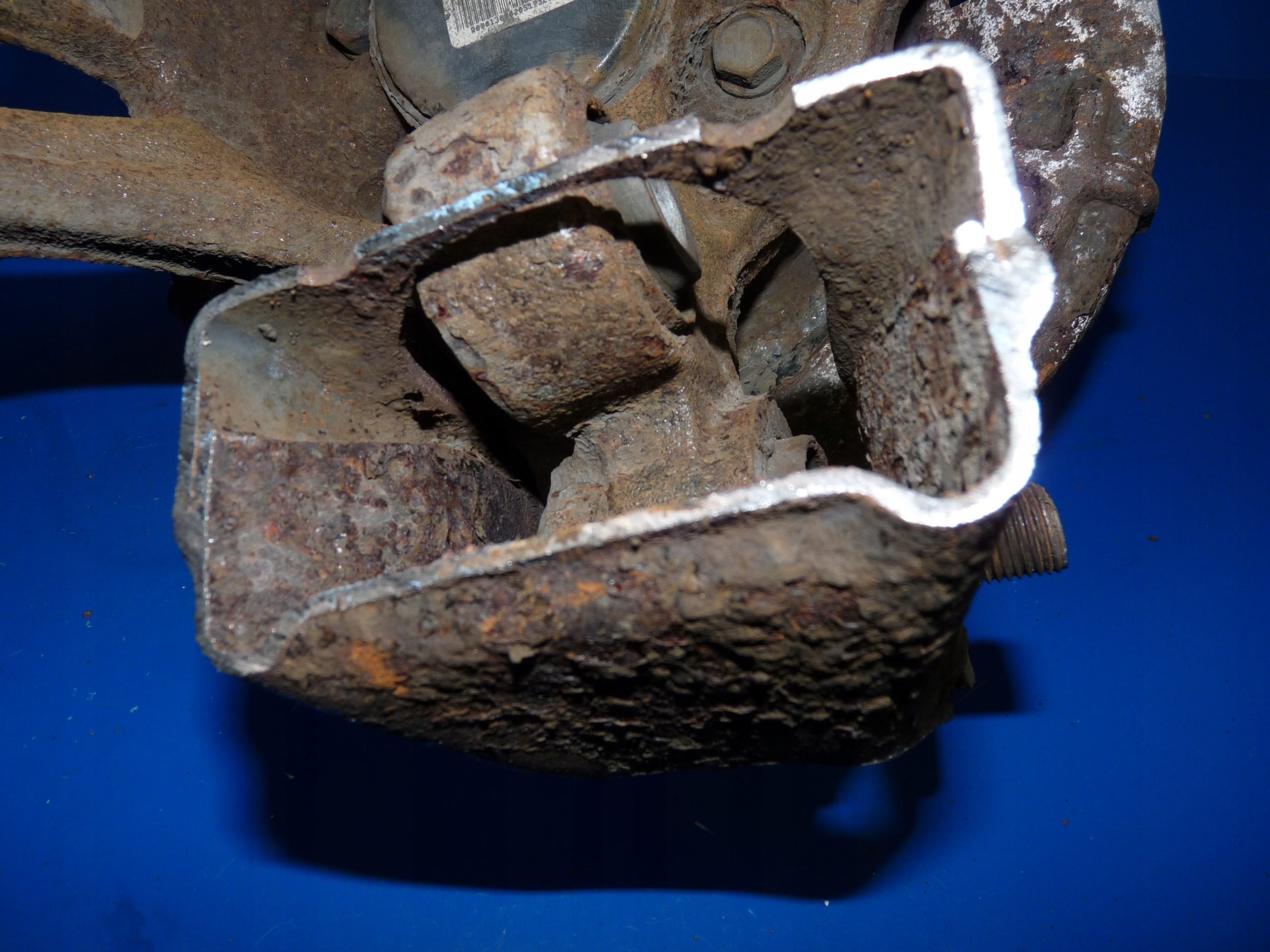 HYUNDAI IX35 PIASTA PRAWY TYŁ TYLNA WAHACZ Typ samochodu 4x4/SUV Samochody osobowe