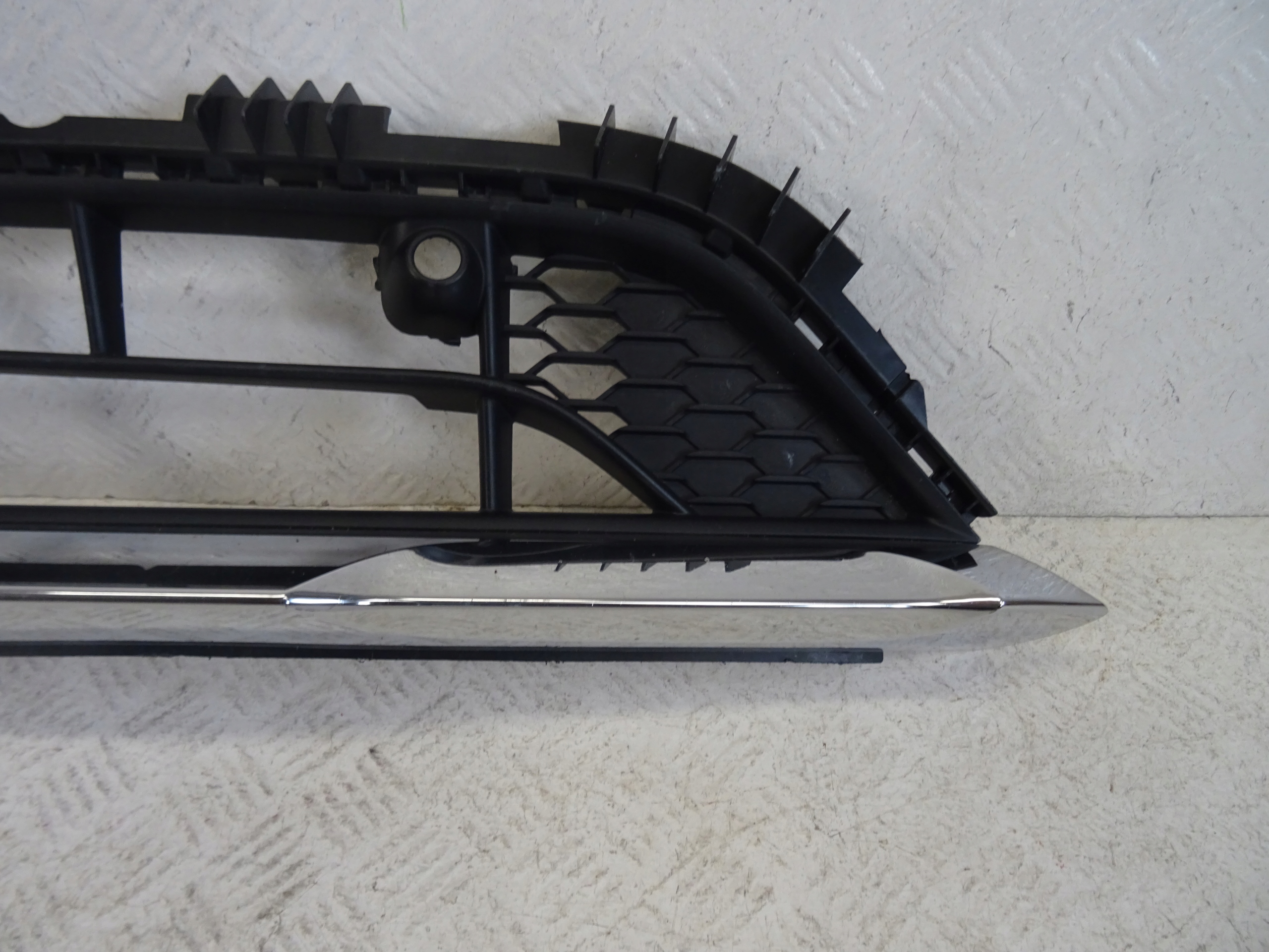 grid central front front MERCEDES GLB AMG X247 A2478856003