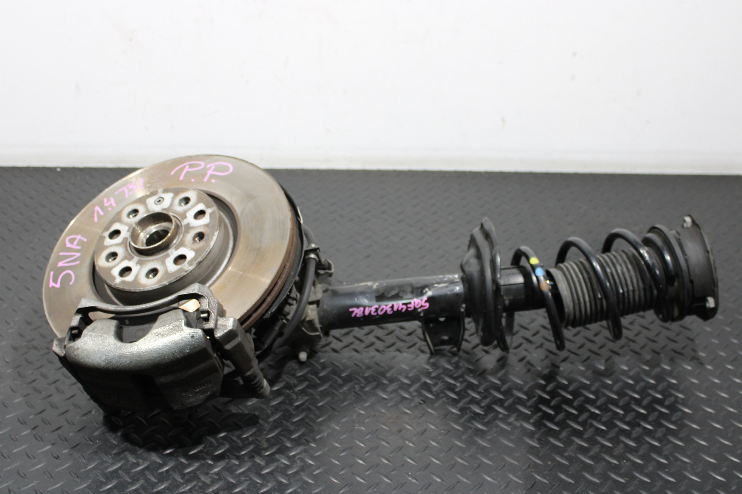swing McPherson shock absorber right front VW TIGUAN II 2 5NA